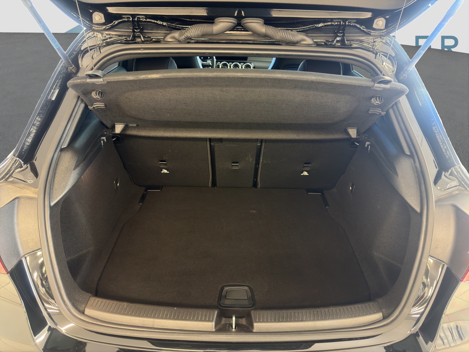MERCEDES-BENZ A 45 AMG A 45 S AMG 4matic+-image-6