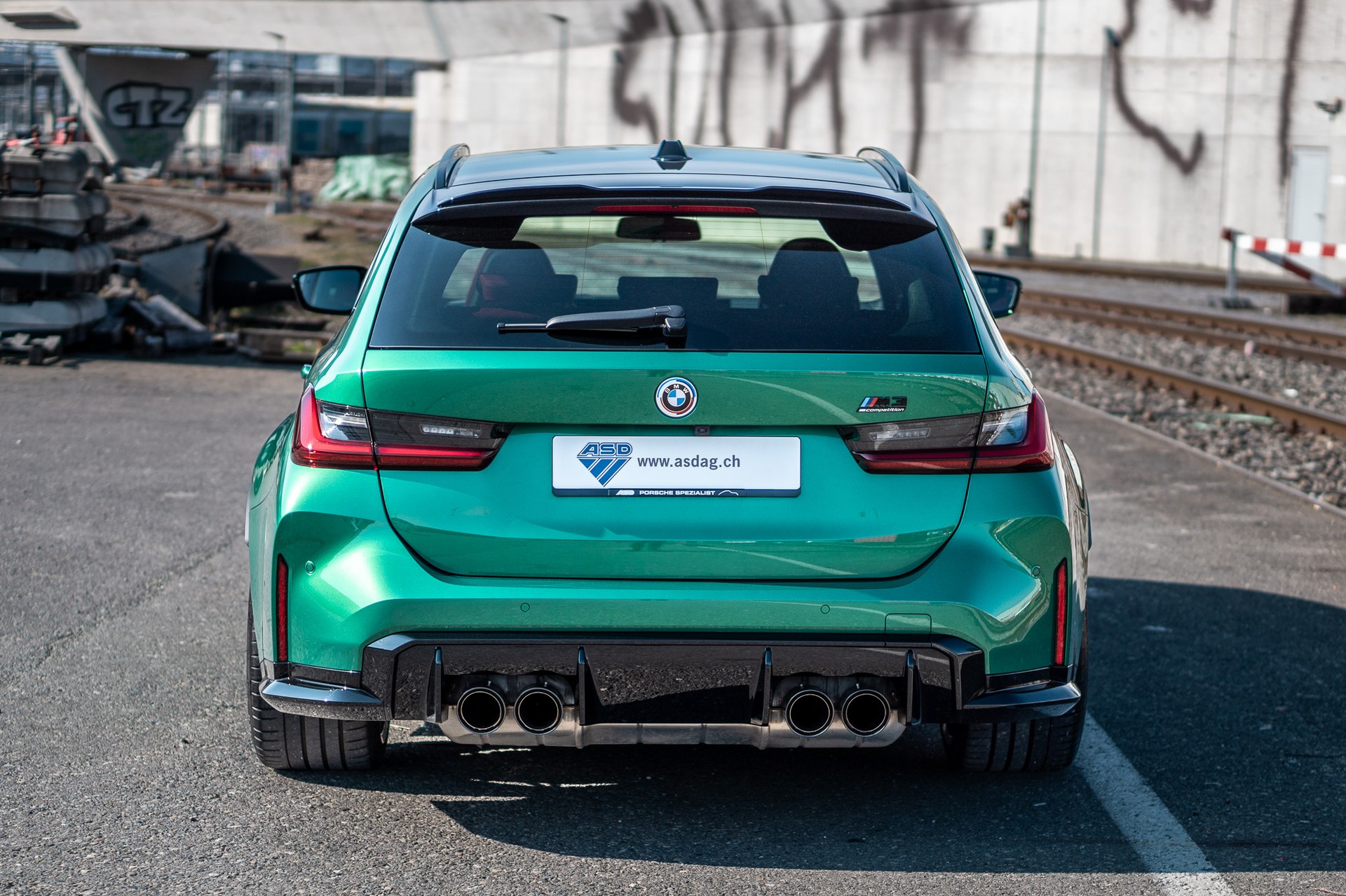 BMW M3 Touring xDrive Competition M-image-4