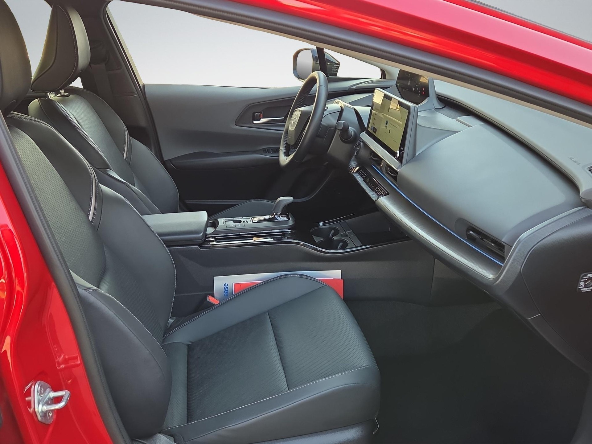 TOYOTA Prius 2.0 Plug-In-Hybrid Premium-image-15