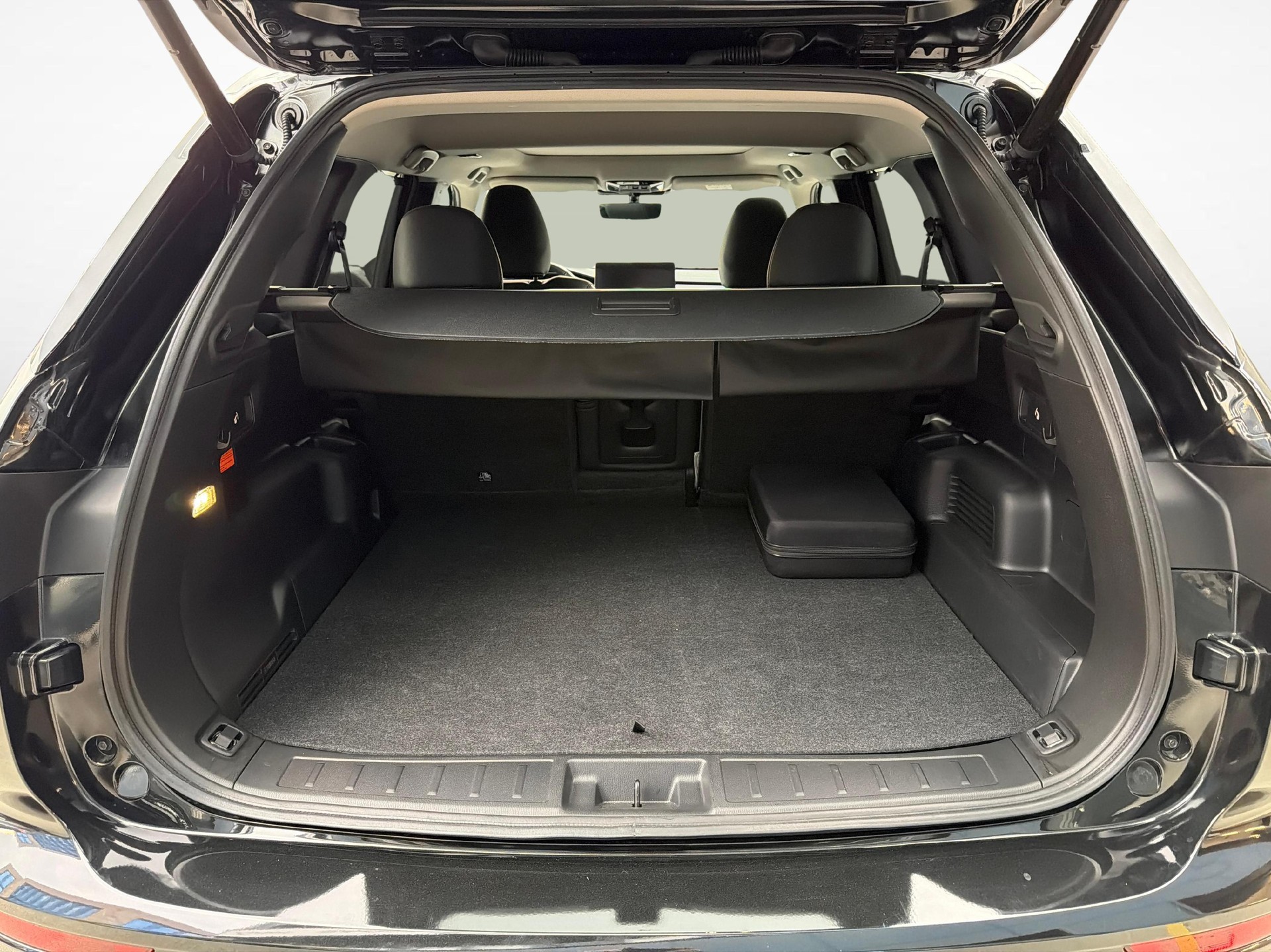 MITSUBISHI Outlander 2.4 PHEV Instyle 4x4-image-11