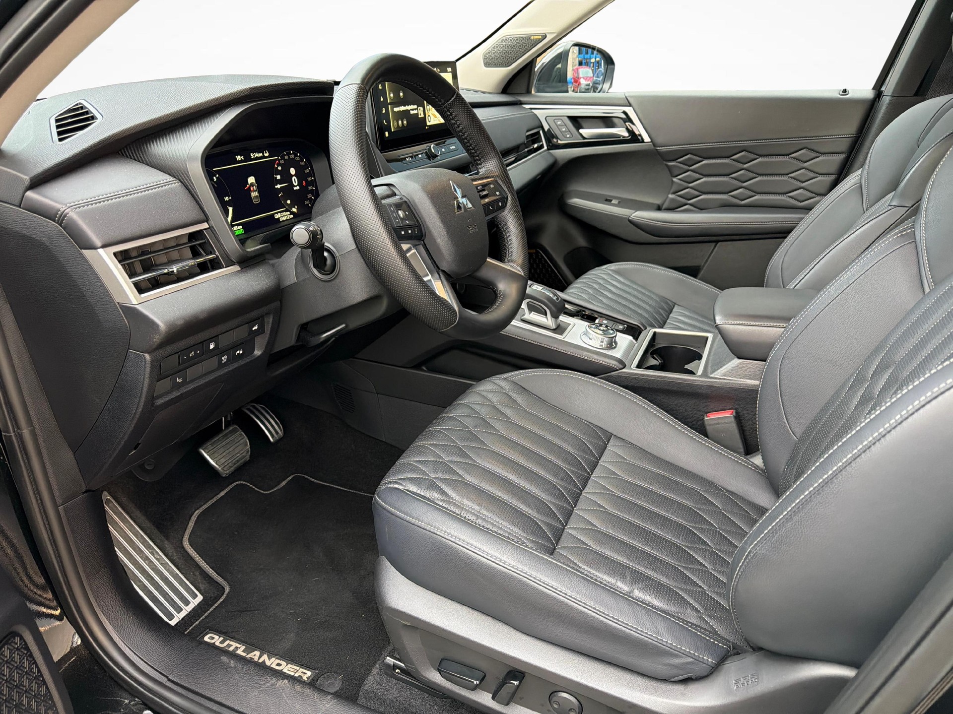 MITSUBISHI Outlander 2.4 PHEV Instyle 4x4-image-9