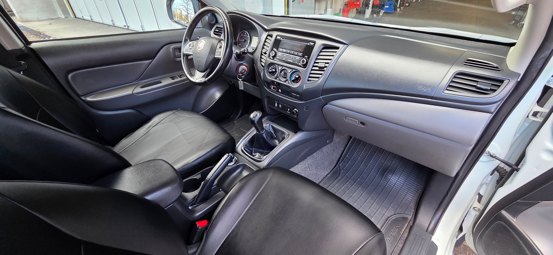 FIAT Fullback SX 2.4 MJ DC Primo 4WD. by Mitsubishi L200-image-15