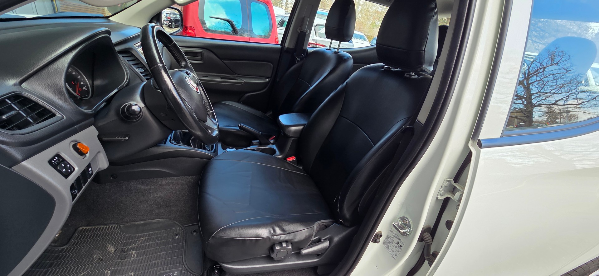 FIAT Fullback SX 2.4 MJ DC Primo 4WD. by Mitsubishi L200-image-14