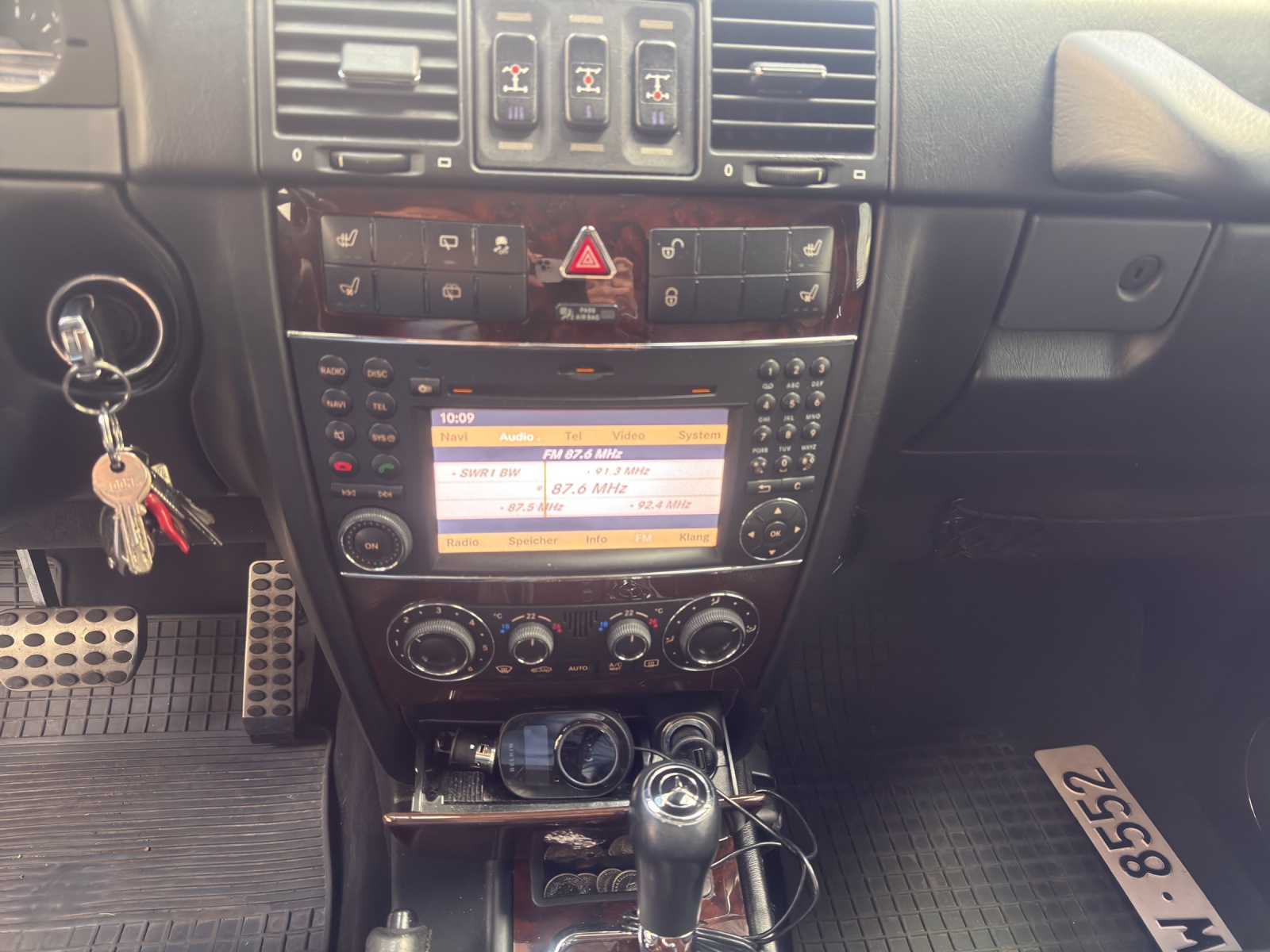 MERCEDES-BENZ G 350 BlueTEC / Soundsystem / Schiebedach / Rückfahrkamera / Standheizung-image-11