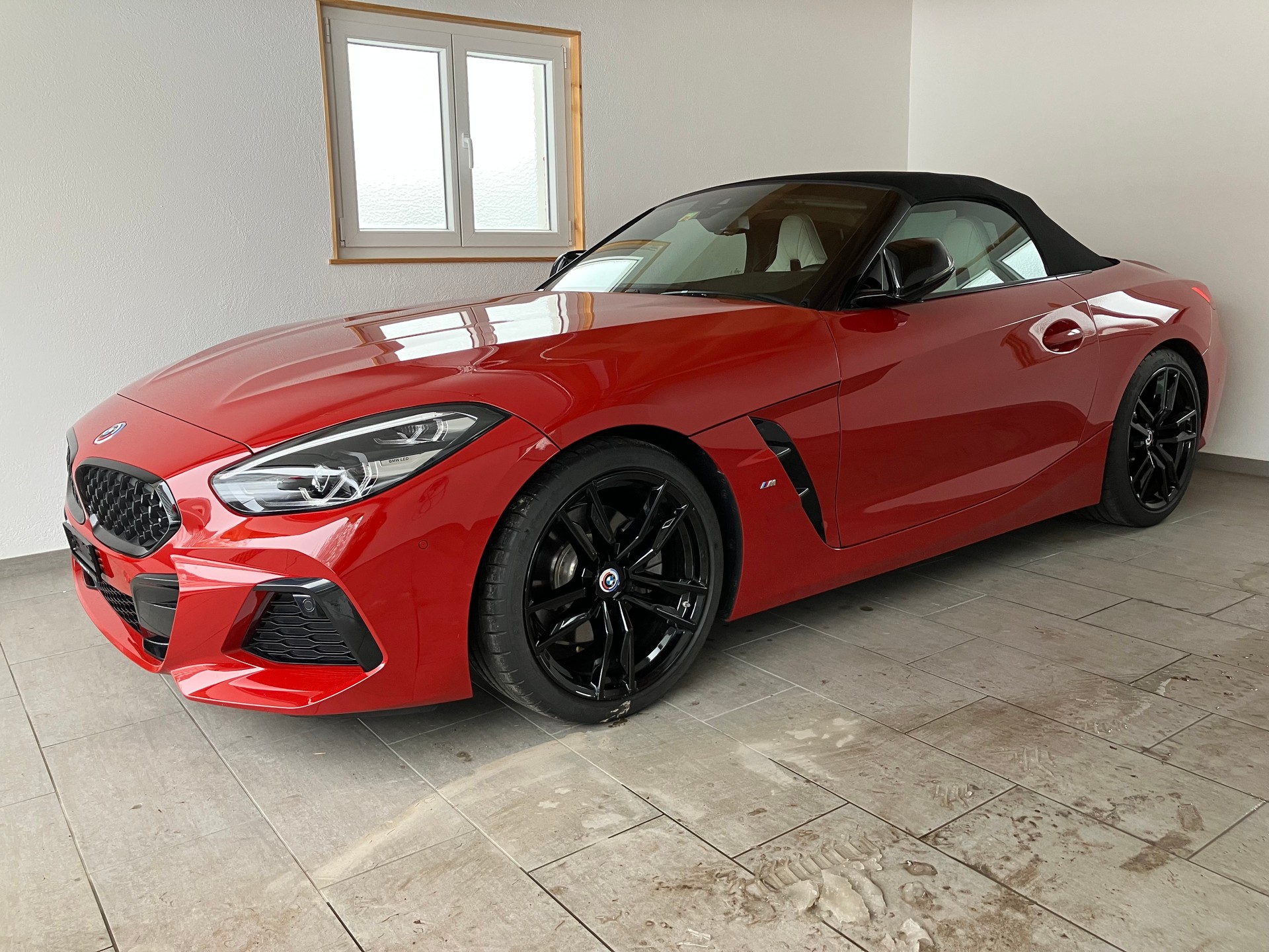 BMW Z4 sDrive 20i M Sport Steptronic-image-0