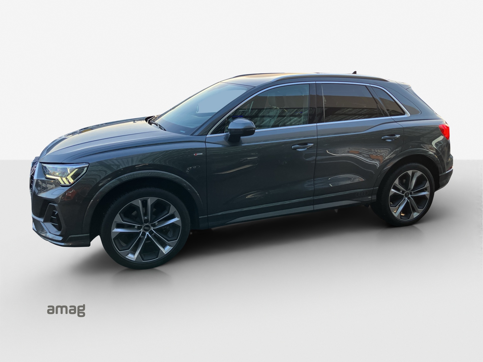AUDI Q3 35 TDI S line Attraction quattro S-tronic-image-1