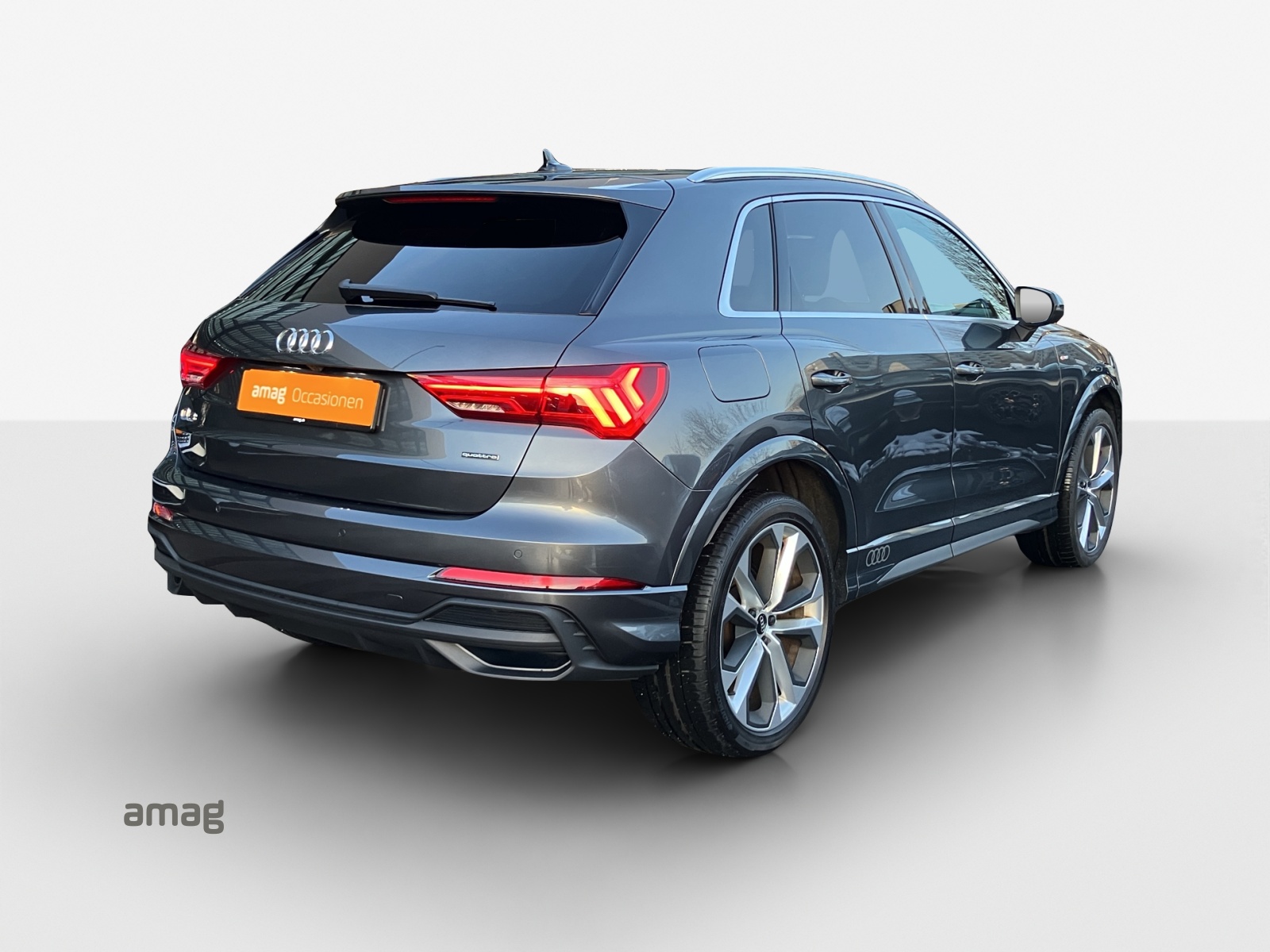 AUDI Q3 35 TDI S line Attraction quattro S-tronic-image-4