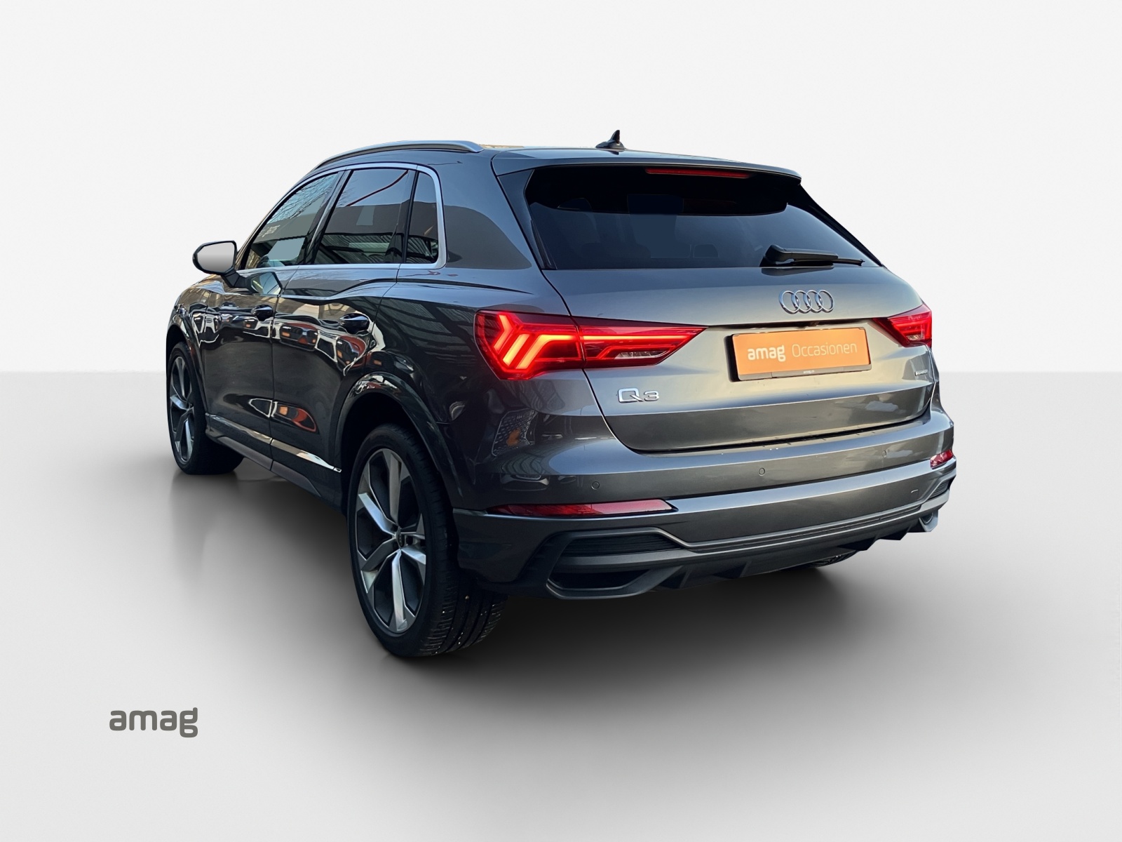 AUDI Q3 35 TDI S line Attraction quattro S-tronic-image-2