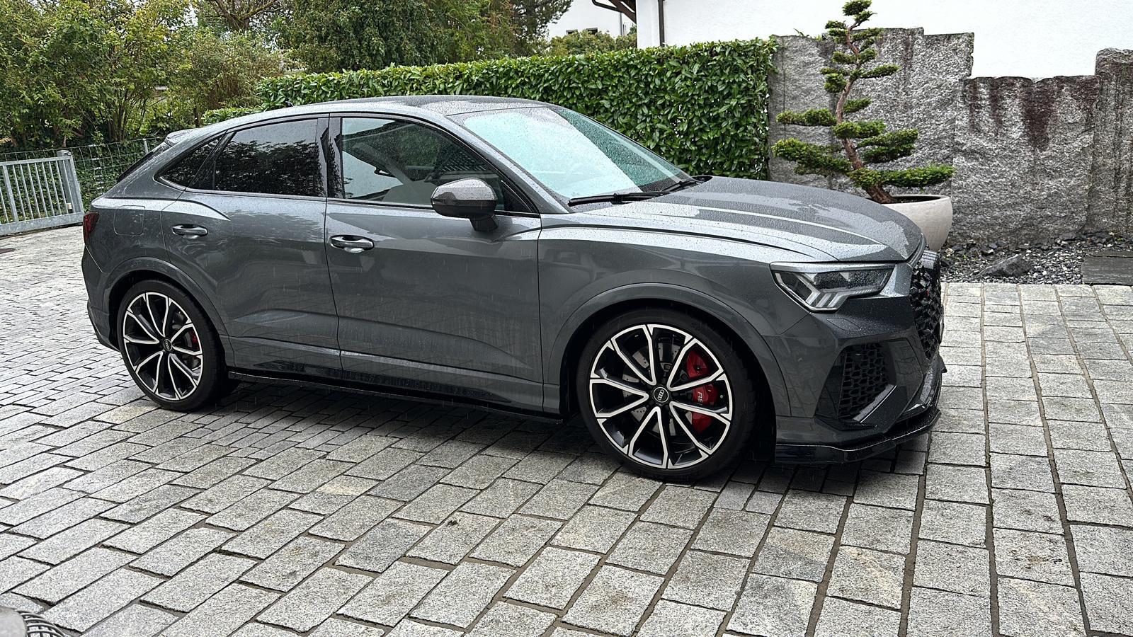 AUDI RS Q3 Sportback quattro S tronic-image-1