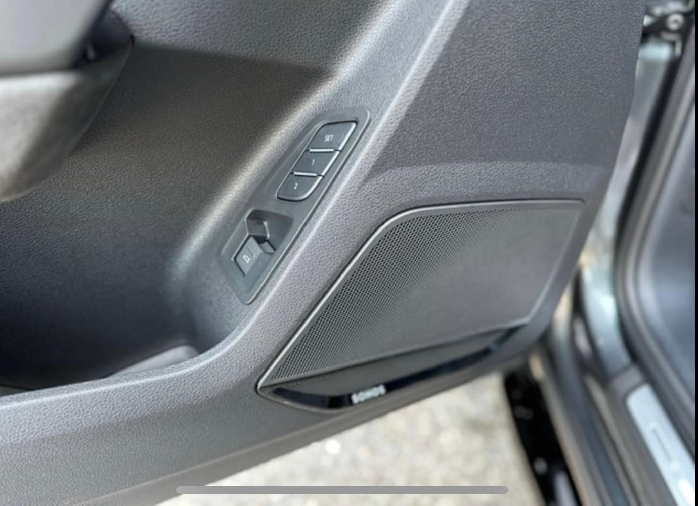 AUDI RS Q3 Sportback quattro S tronic-image-4