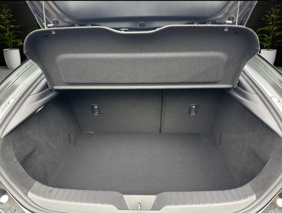 MAZDA 3 Hatchback SKYACTIV-G M Hybrid 140 Centre Line Automat-image-6
