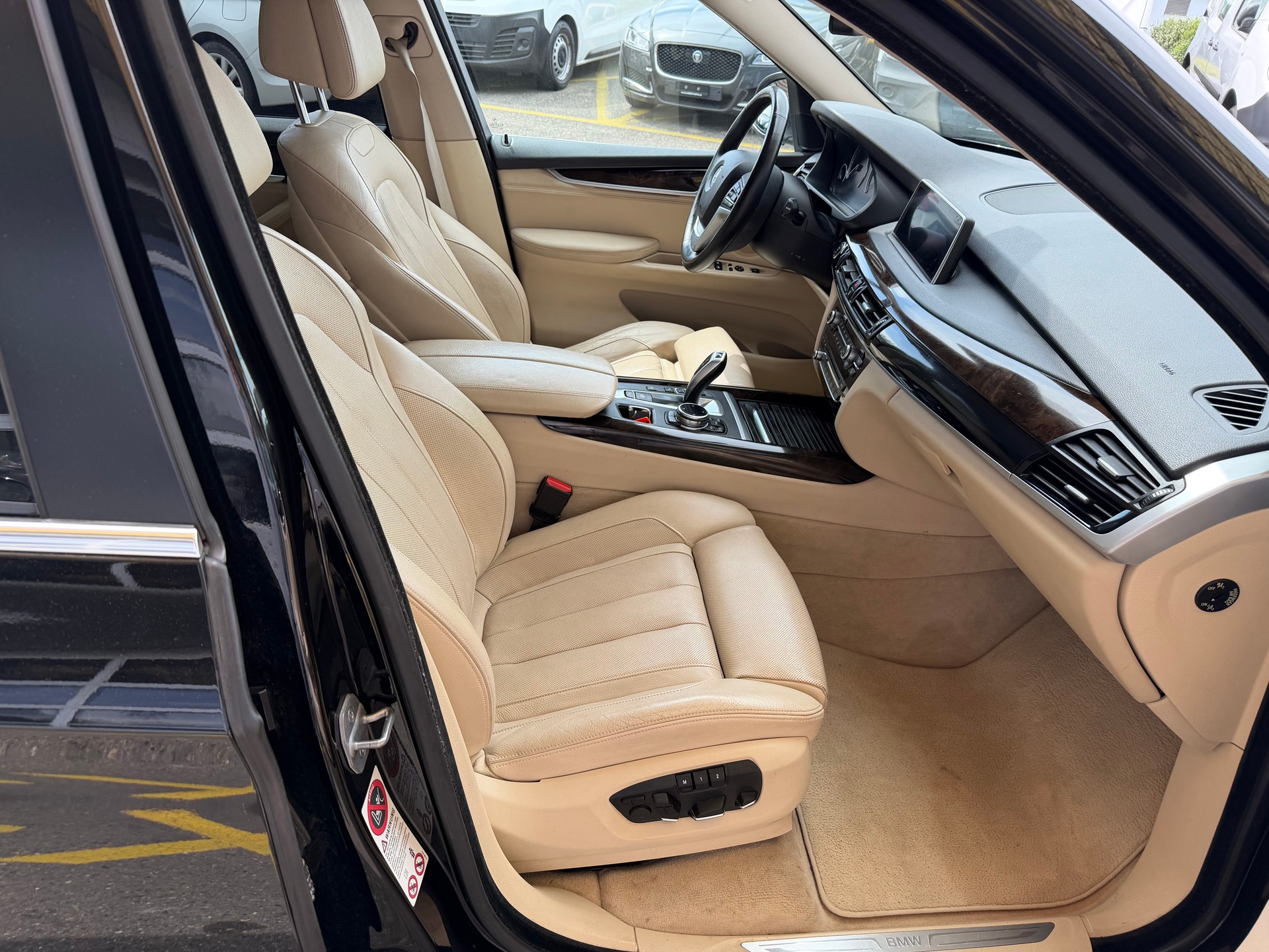 BMW X5 xDrive 25d Steptronic-image-11