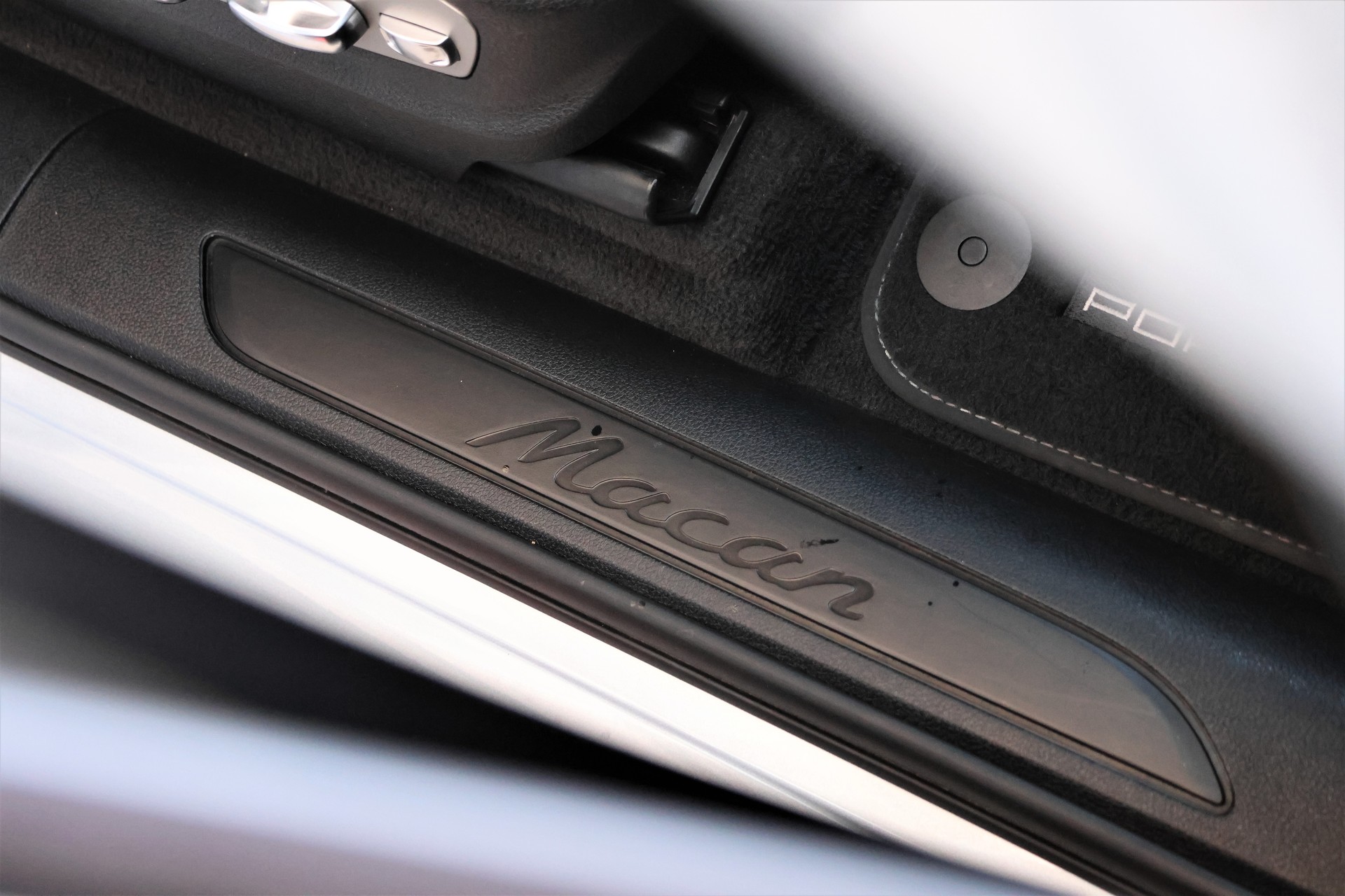 PORSCHE Macan PDK (CH)-image-18