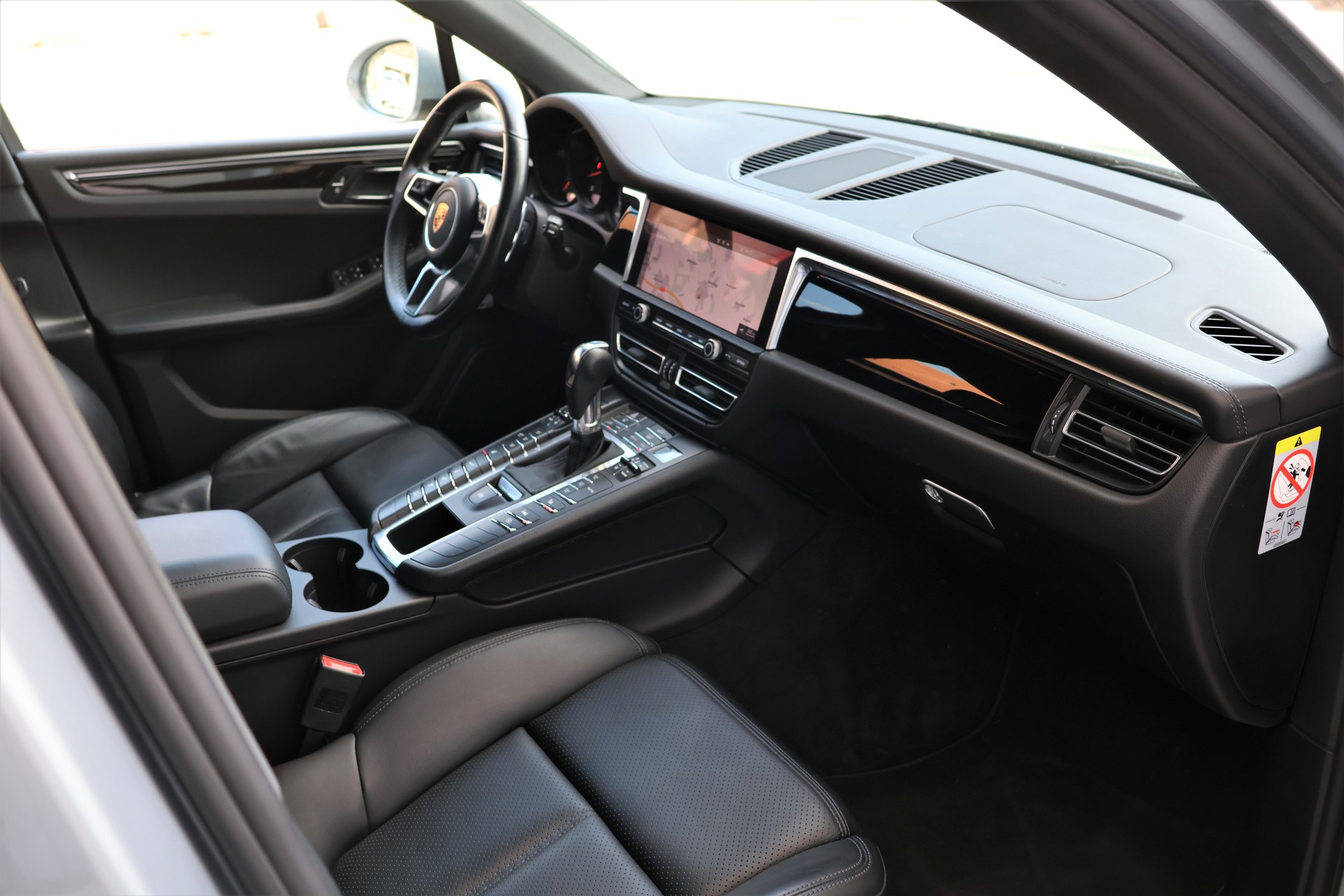 PORSCHE Macan PDK (CH)-image-16