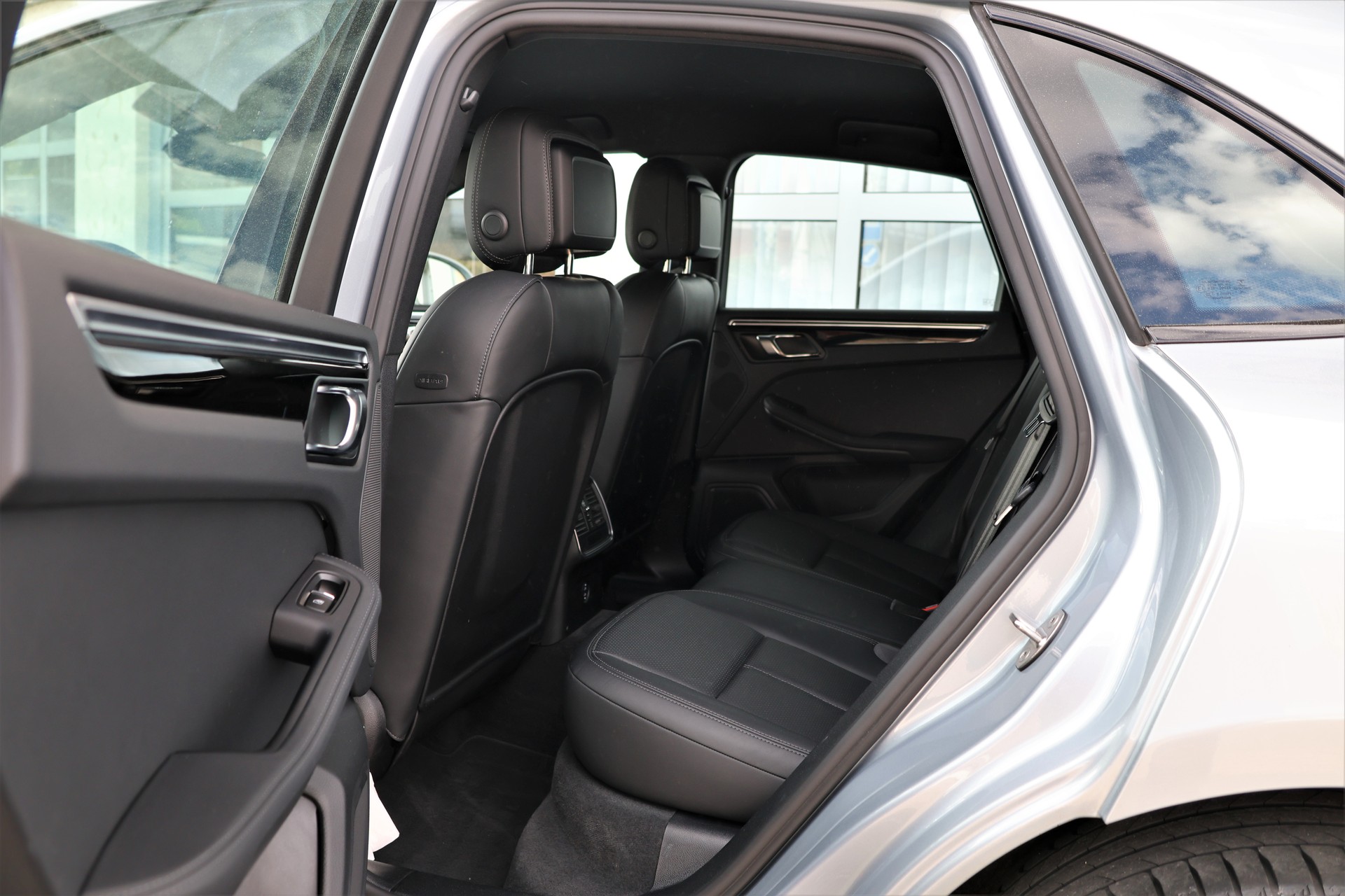 PORSCHE Macan PDK (CH)-image-11