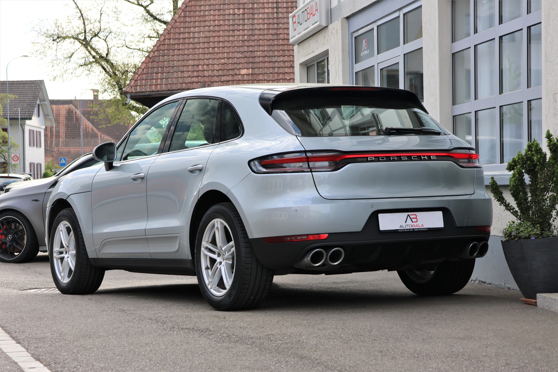 PORSCHE Macan PDK (CH)-image-2