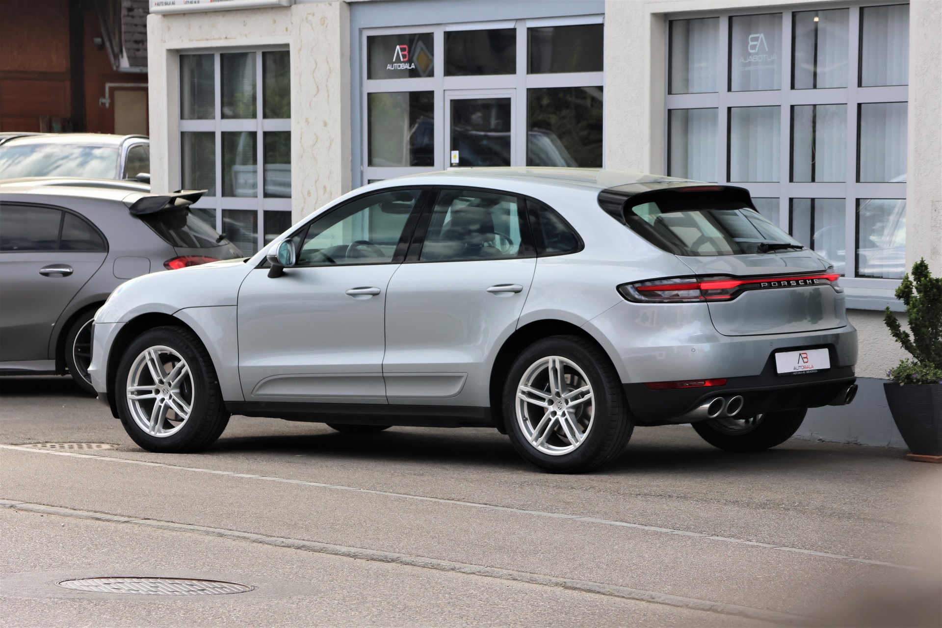 PORSCHE Macan PDK (CH)-image-4