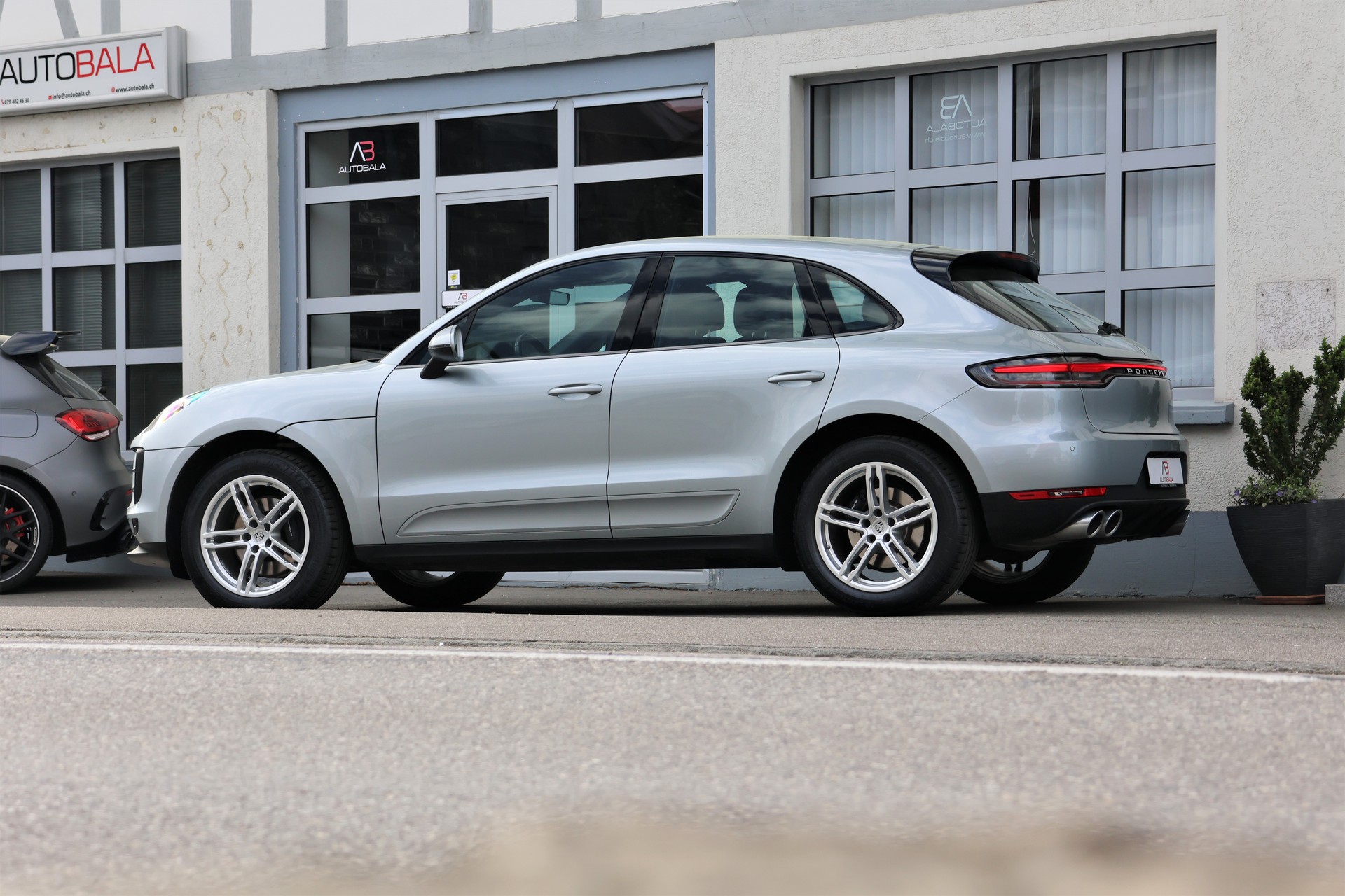 PORSCHE Macan PDK (CH)-image-3