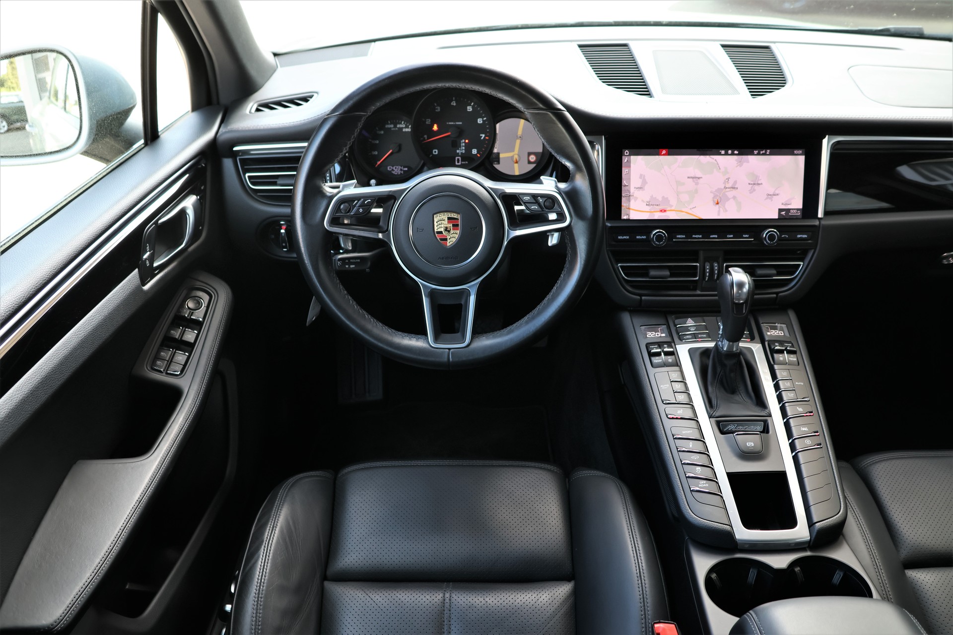 PORSCHE Macan PDK (CH)-image-12