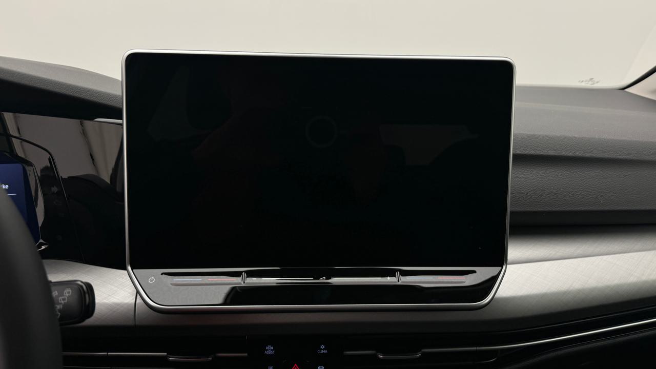 VW Golf VIII 1.5 TSI PHEV Limited-image-7