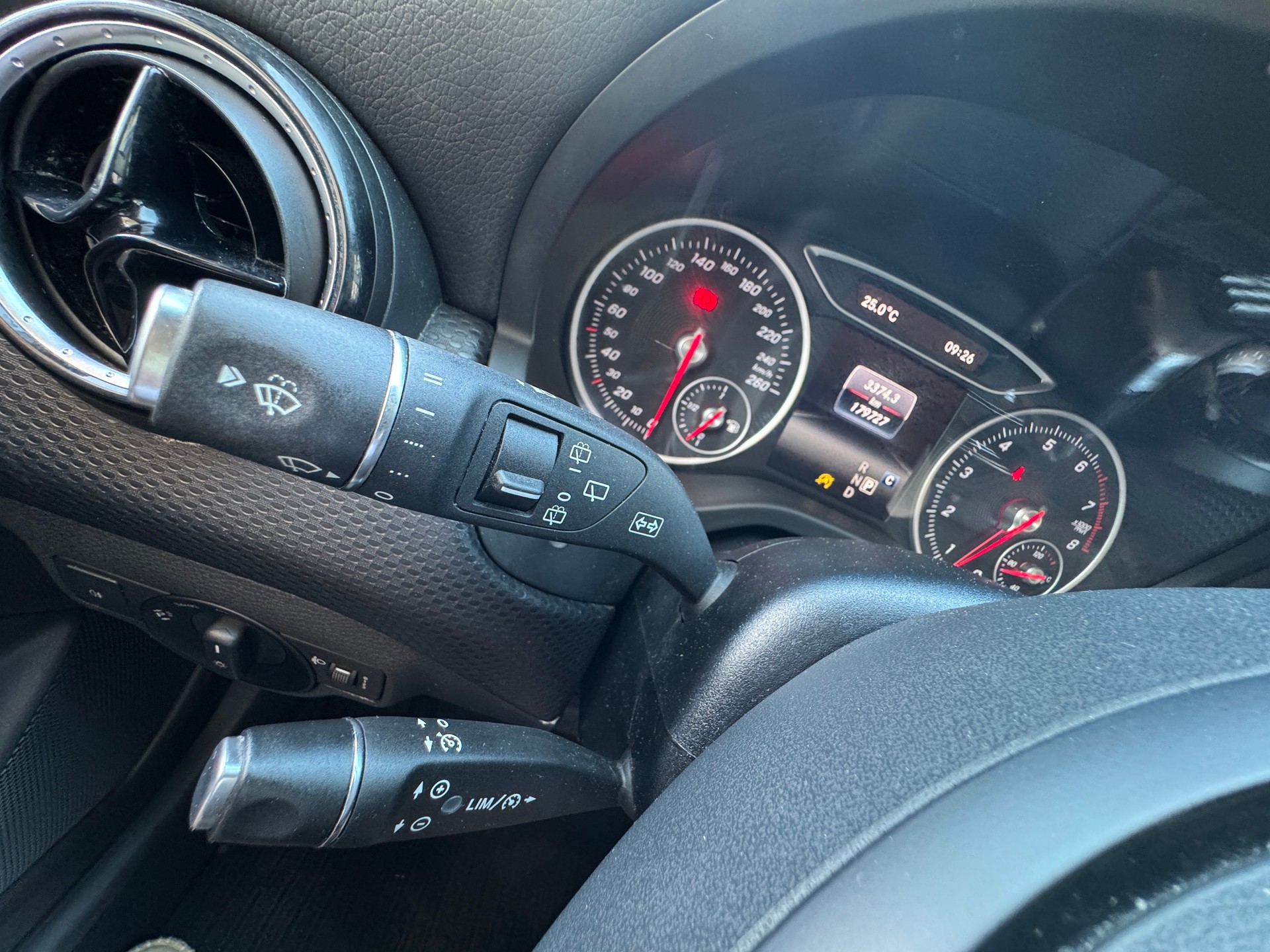 MERCEDES-BENZ A 220 Style 4Matic 7G-DCT-image-12