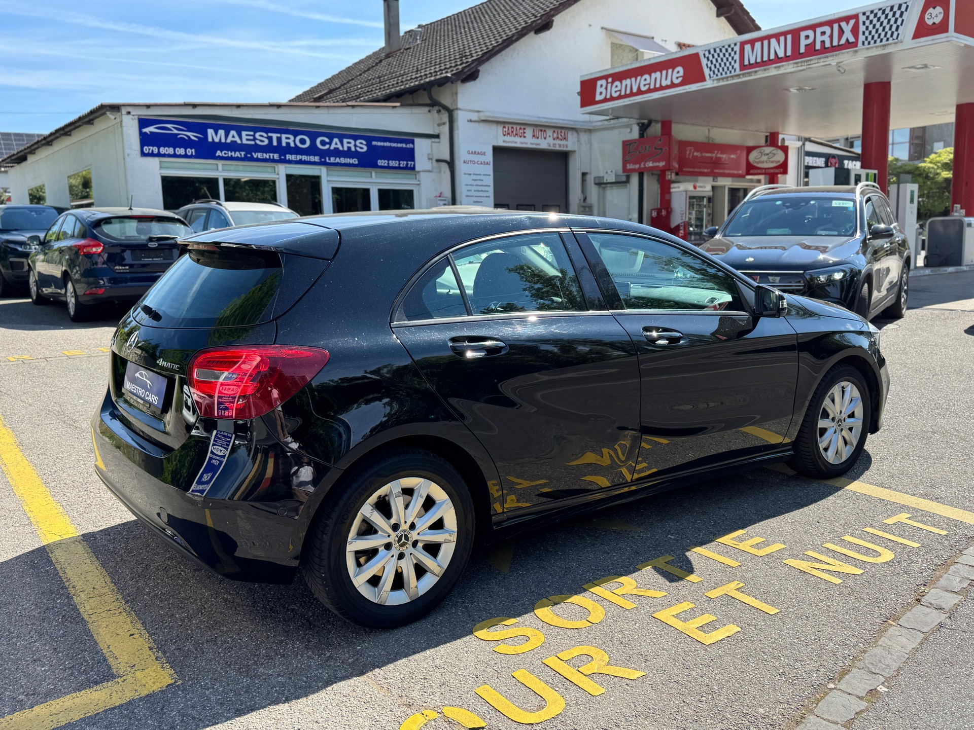 MERCEDES-BENZ A 220 Style 4Matic 7G-DCT-image-4