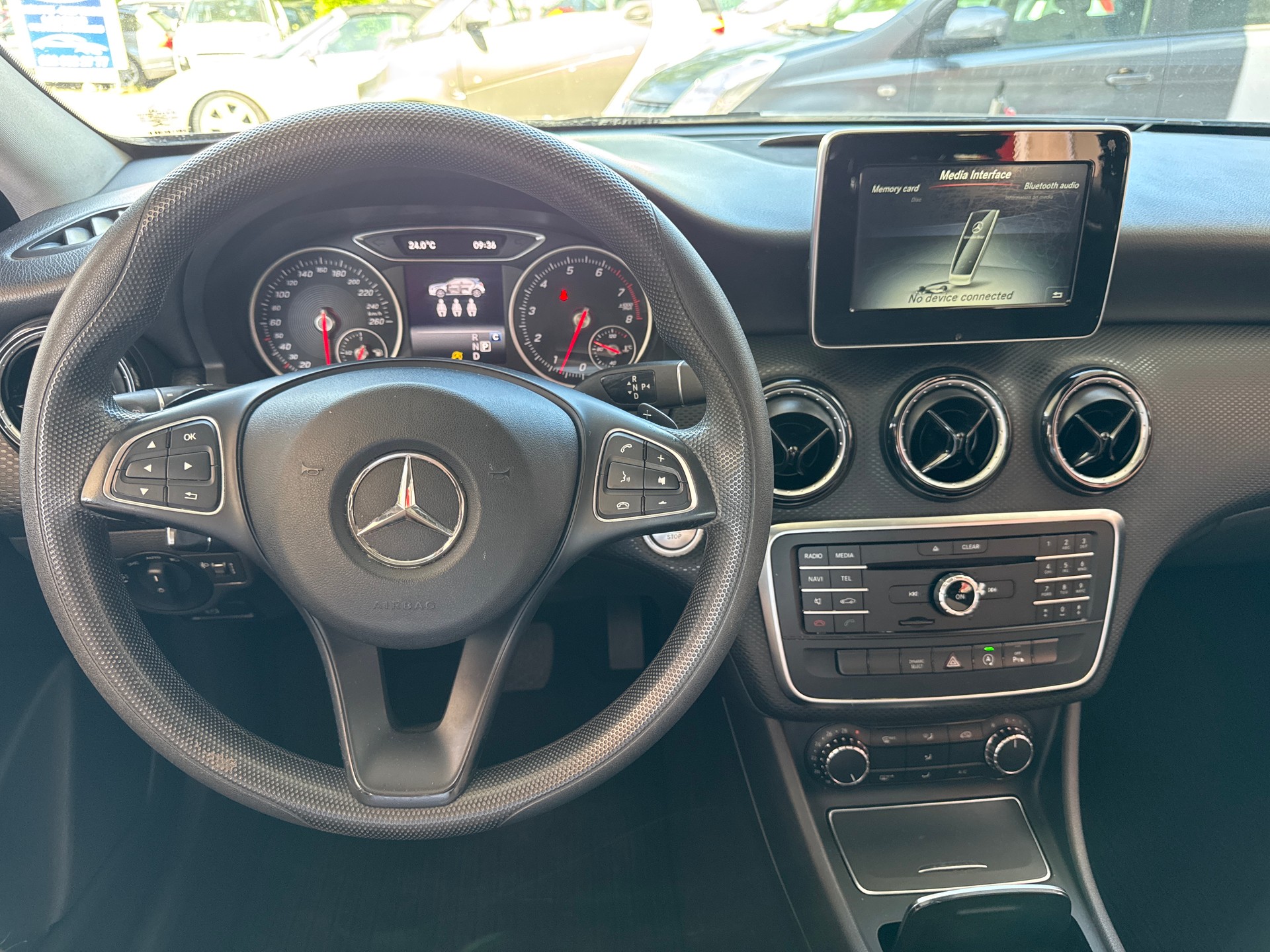 MERCEDES-BENZ A 220 Style 4Matic 7G-DCT-image-11