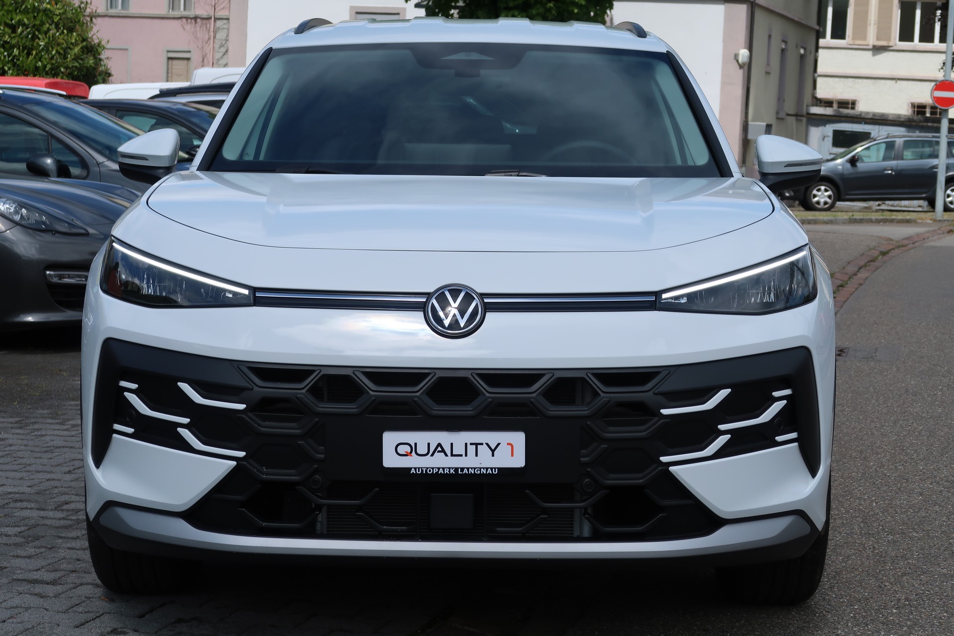 VW T-Roc 1.5 eTSI mHEV Life DSG-showroom-element-1