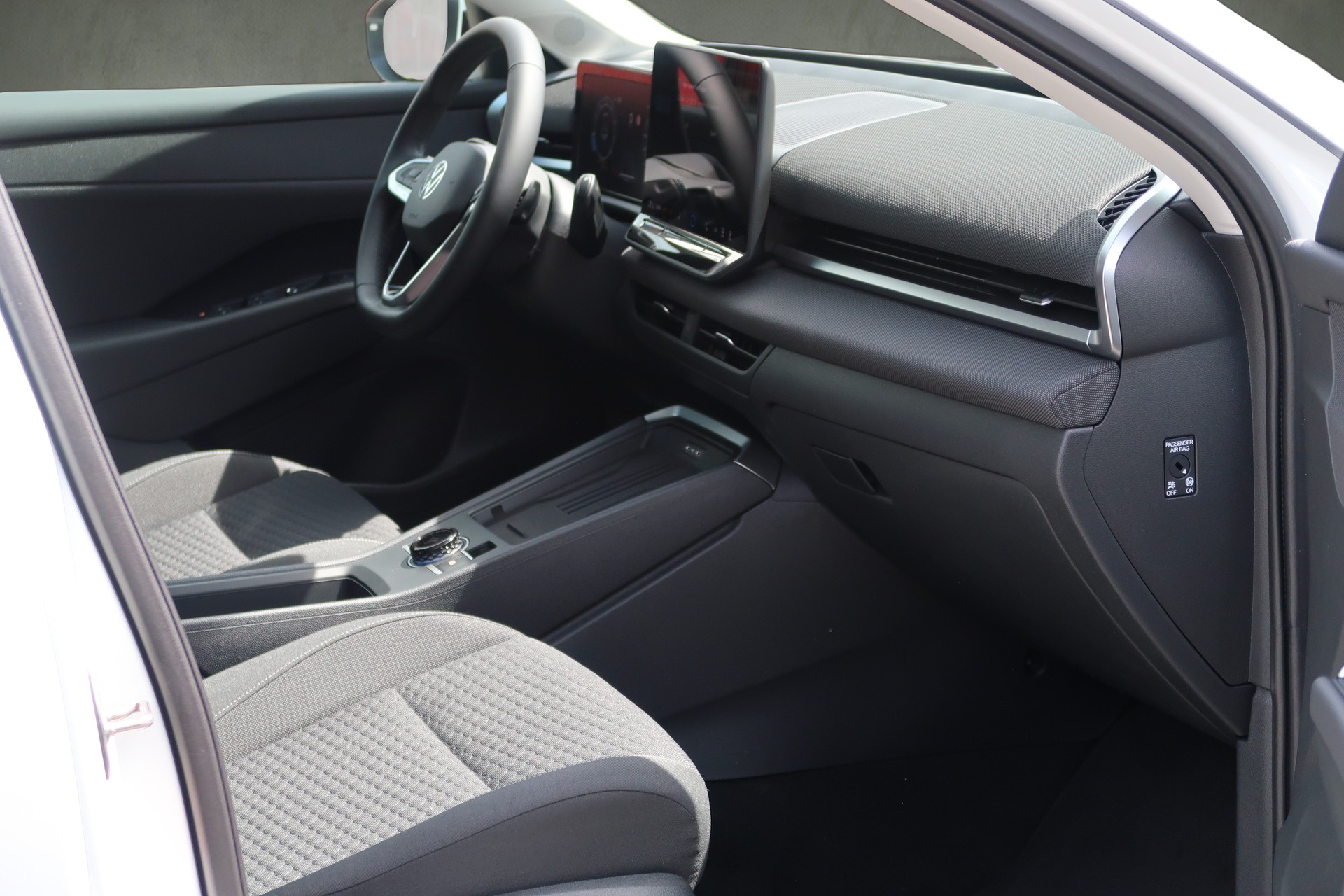 VW T-Roc 1.5 eTSI mHEV Life DSG-image-10