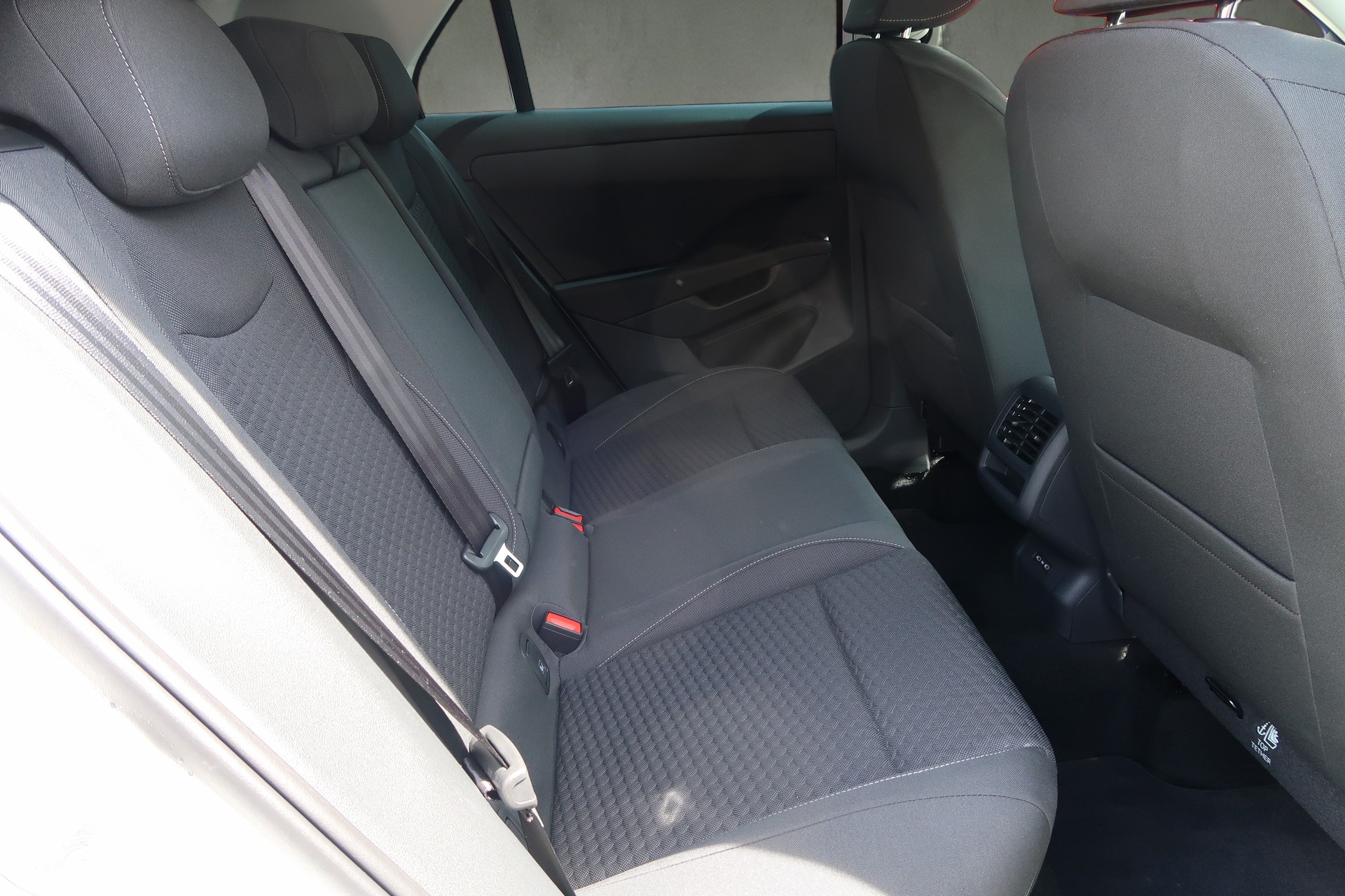 VW T-Roc 1.5 eTSI mHEV Life DSG-image-21