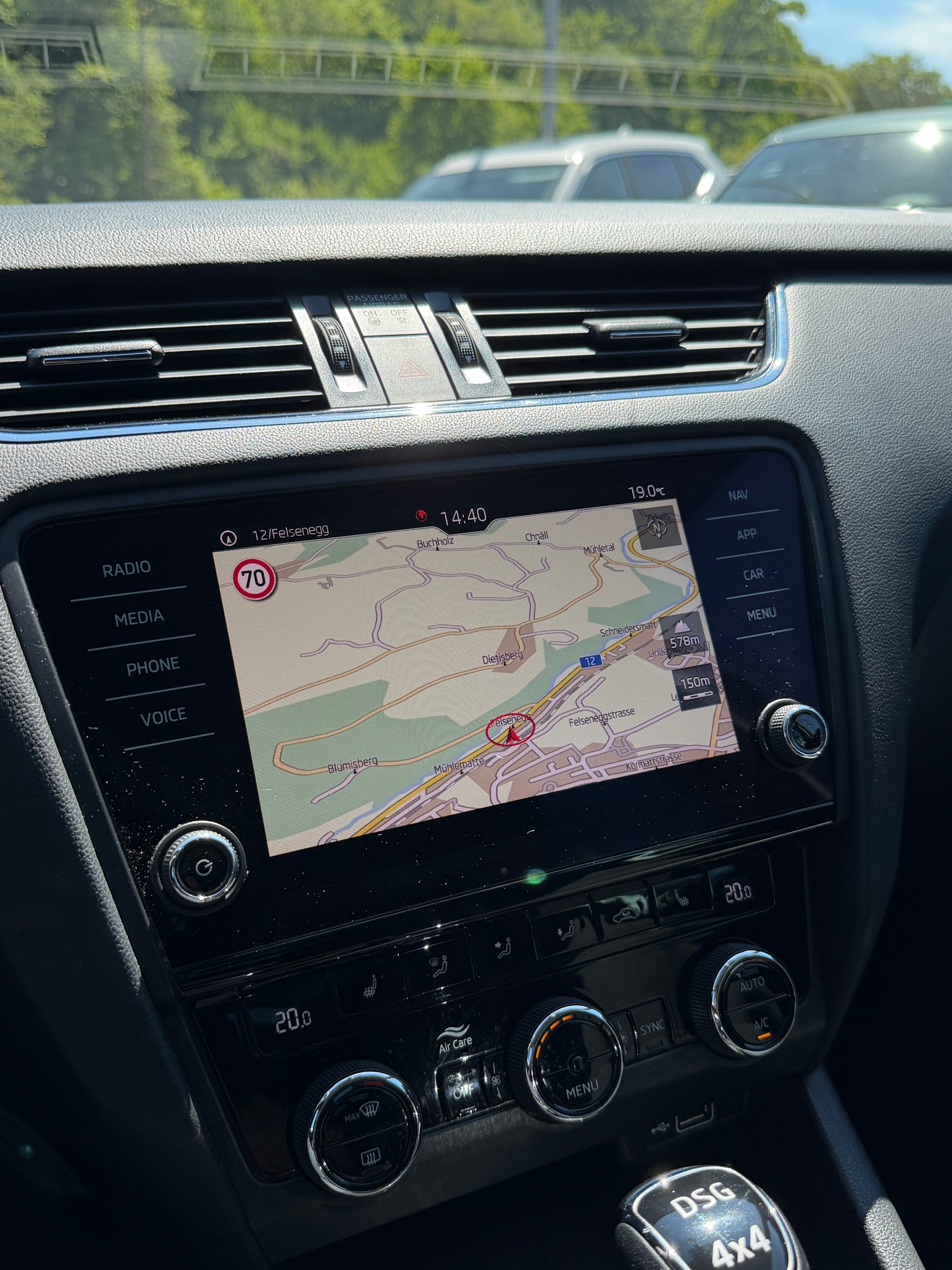 SKODA Octavia Combi 2.0 TSI Soleil 4x4 DSG-image-13