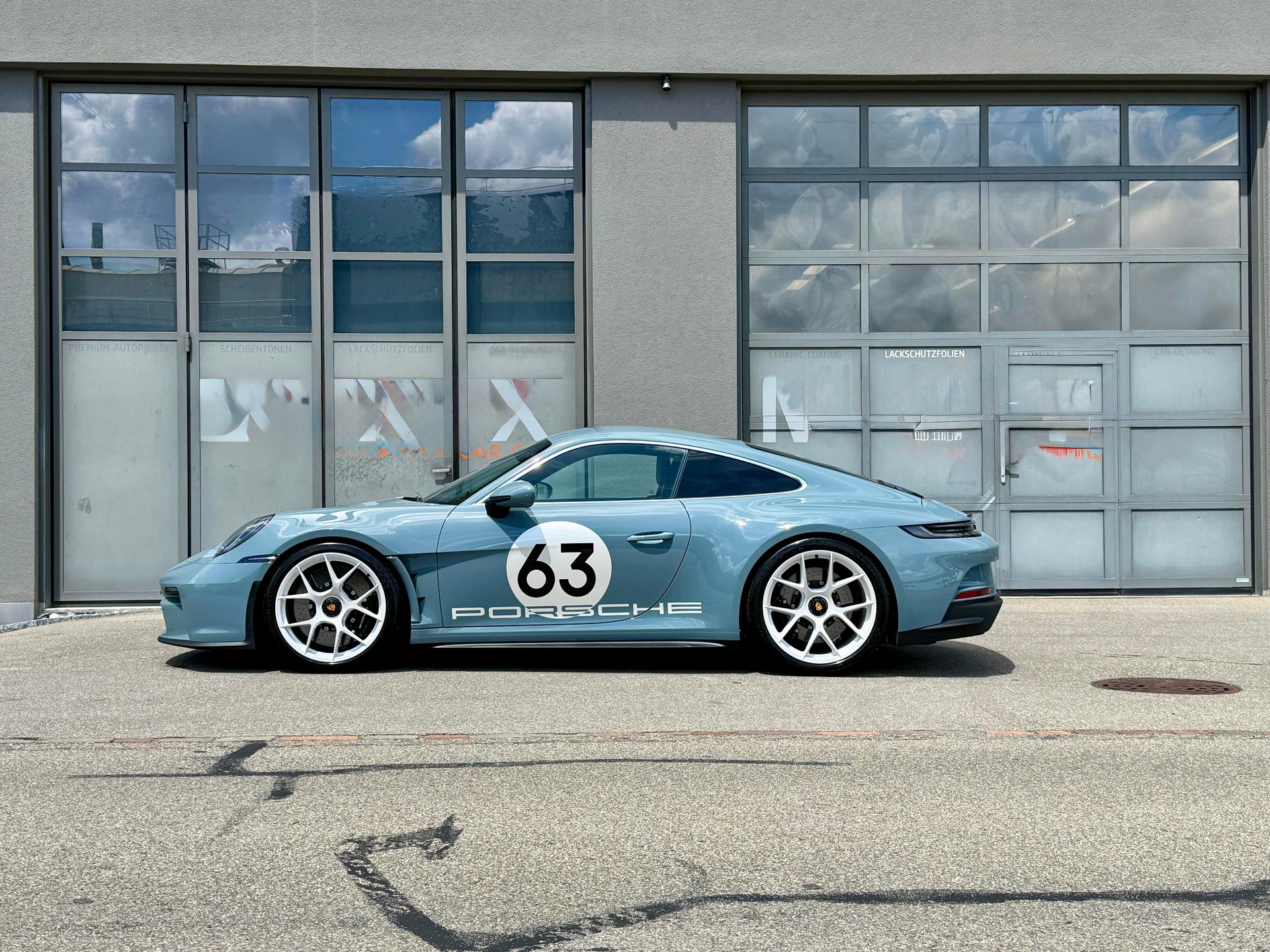 PORSCHE S/T-image-0