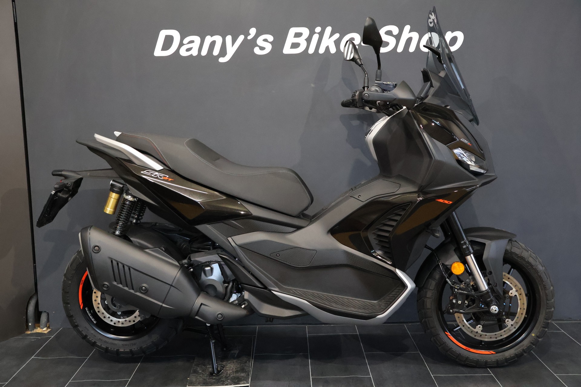 APRILIA SR GT 400 (4 Jahre Garantie)-showroom-element-2
