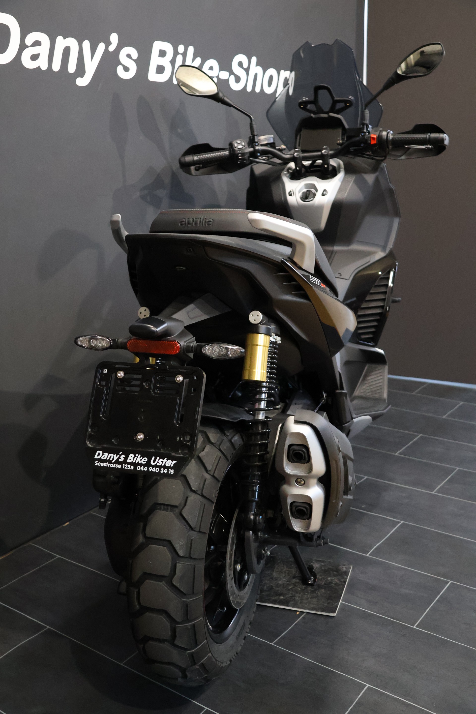 APRILIA SR GT 400 (4 Jahre Garantie)-showroom-element-3