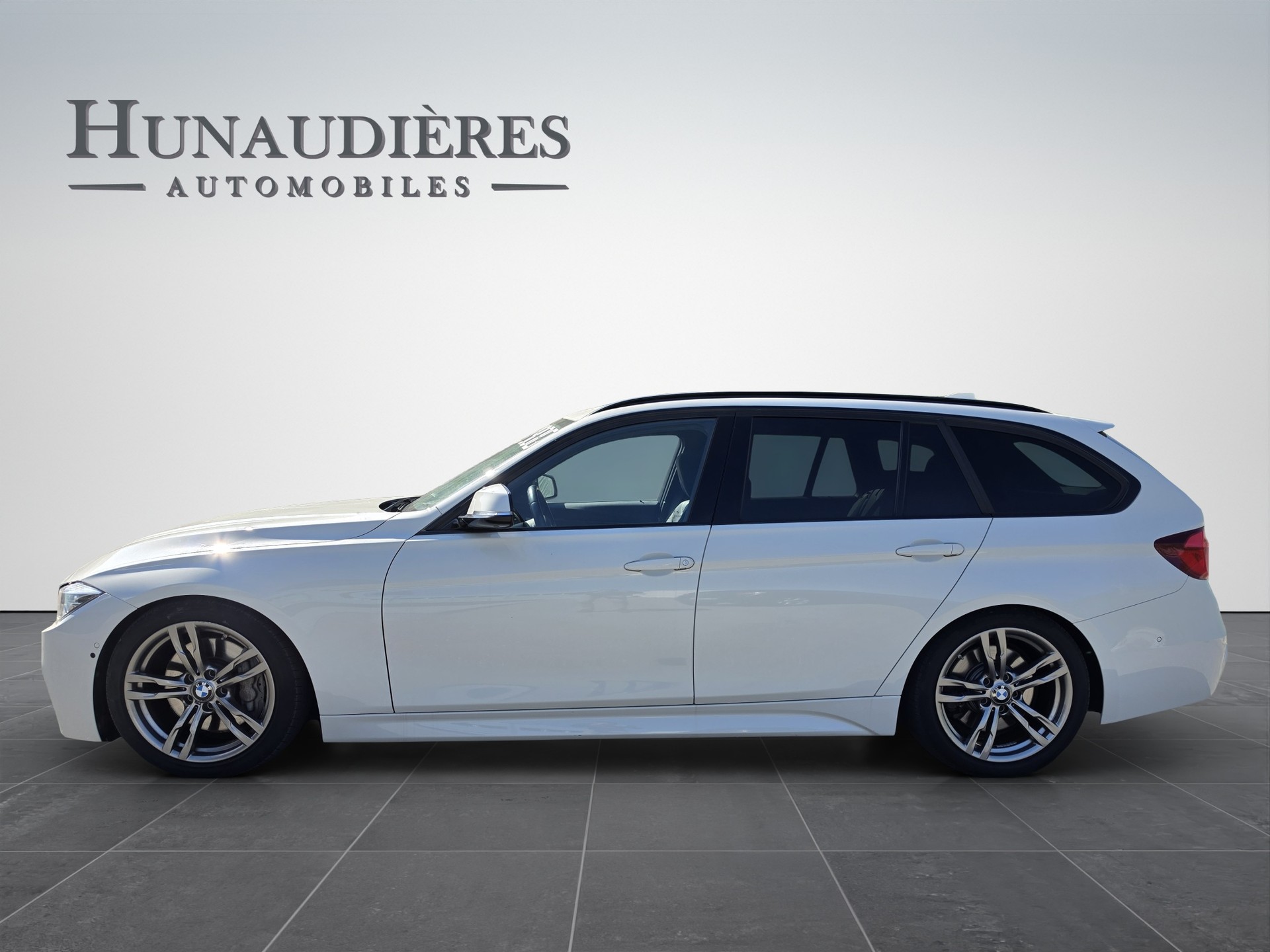 BMW 335d xDrive Touring Edition M Sport Steptronic-image-13