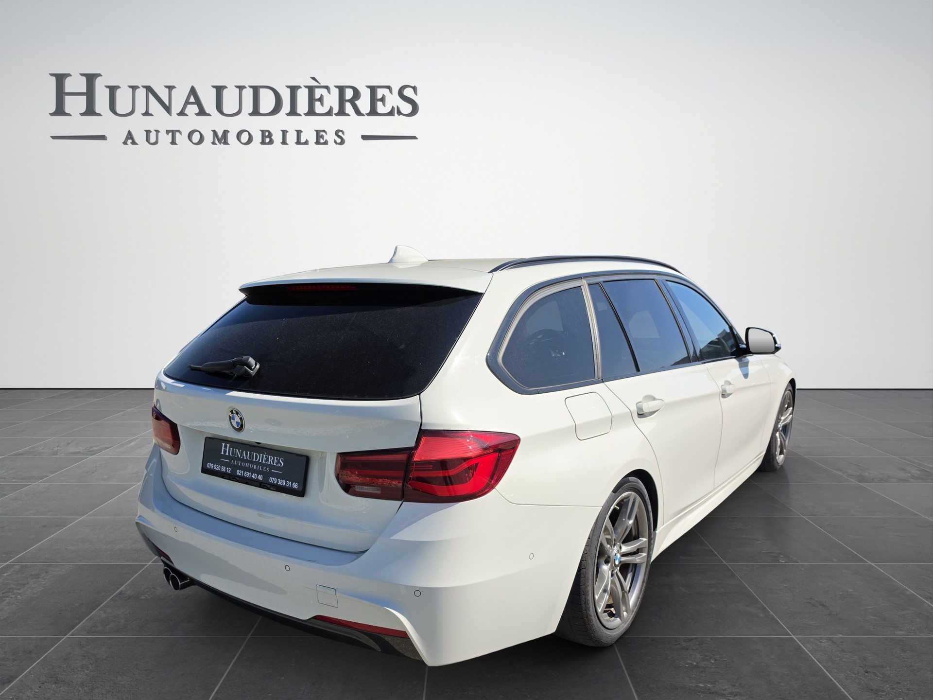 BMW 335d xDrive Touring Edition M Sport Steptronic-image-1
