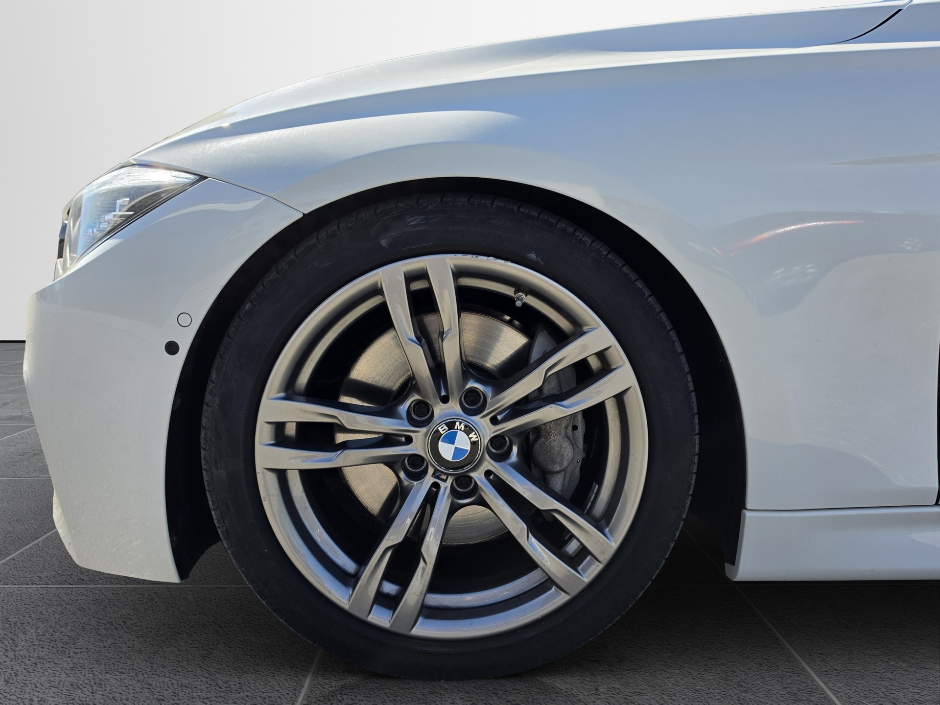 BMW 335d xDrive Touring Edition M Sport Steptronic-image-12