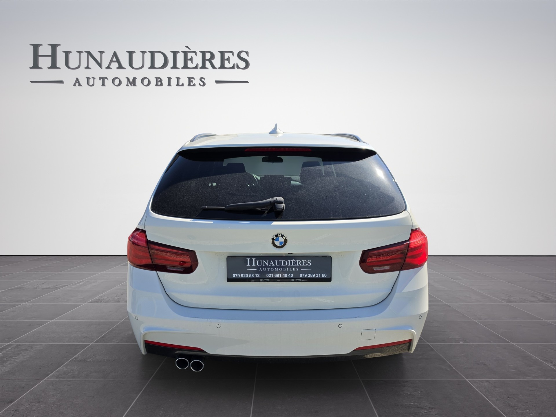 BMW 335d xDrive Touring Edition M Sport Steptronic-image-15