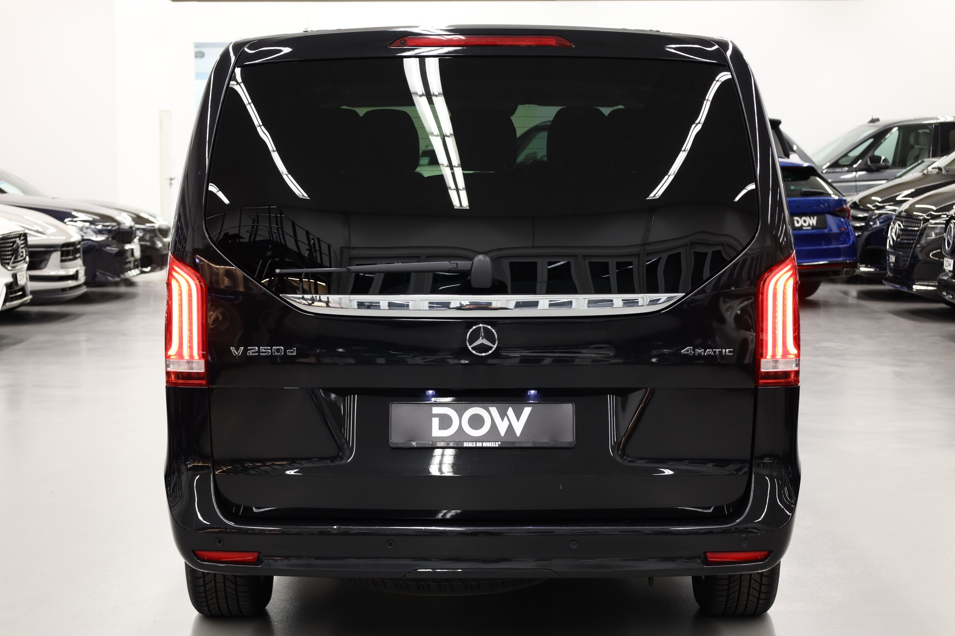 MERCEDES-BENZ V 250 d Avantgarde lang 4matic Van-image-8