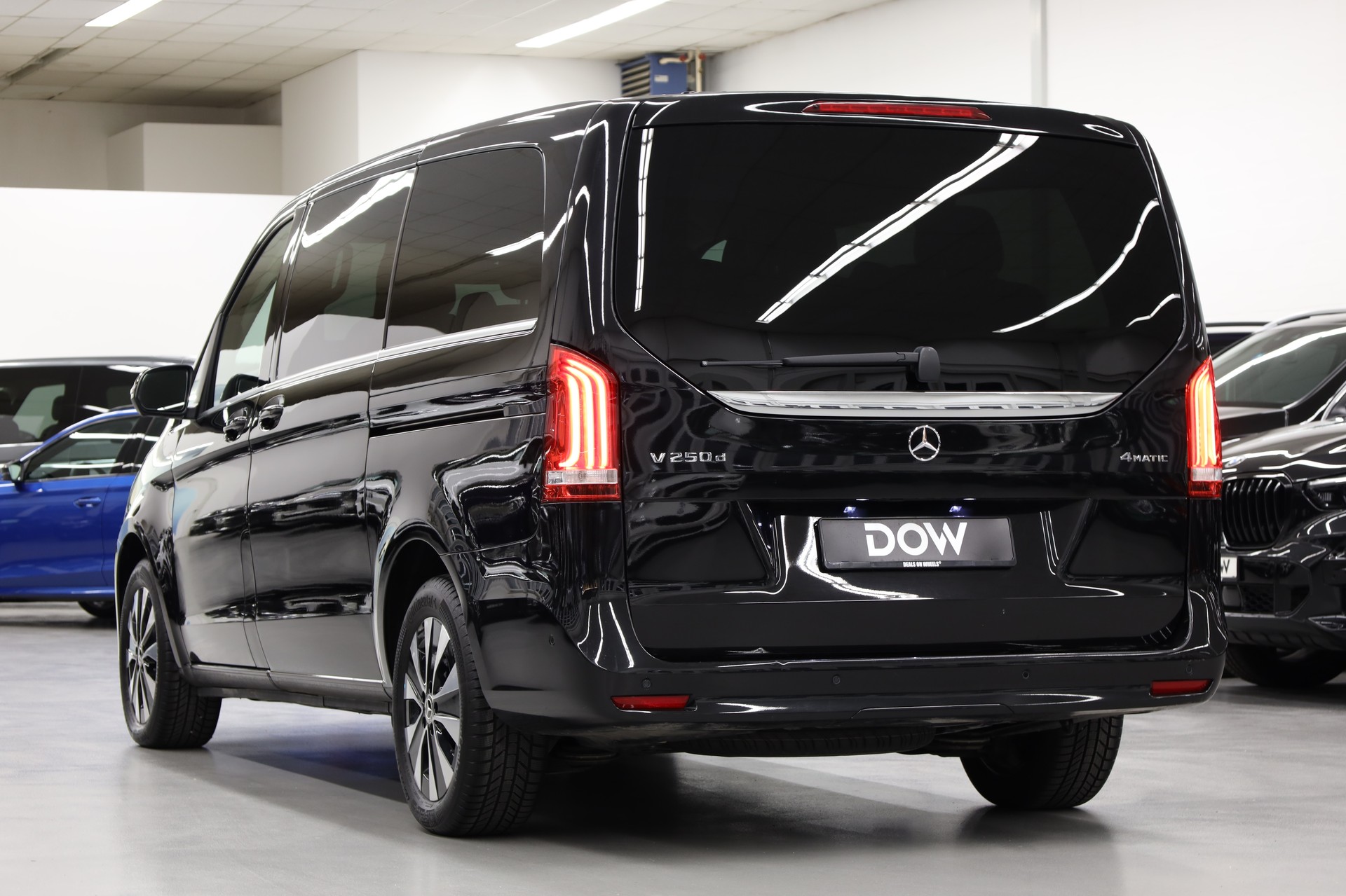 MERCEDES-BENZ V 250 d Avantgarde lang 4matic Van-image-7
