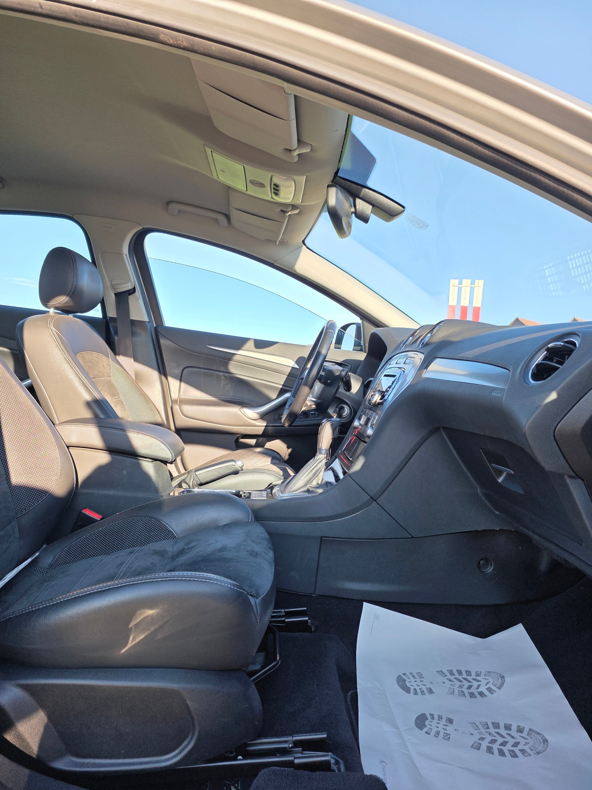 FORD Mondeo 2.0 TDCi 16V Titanium Executive Automatic-image-13