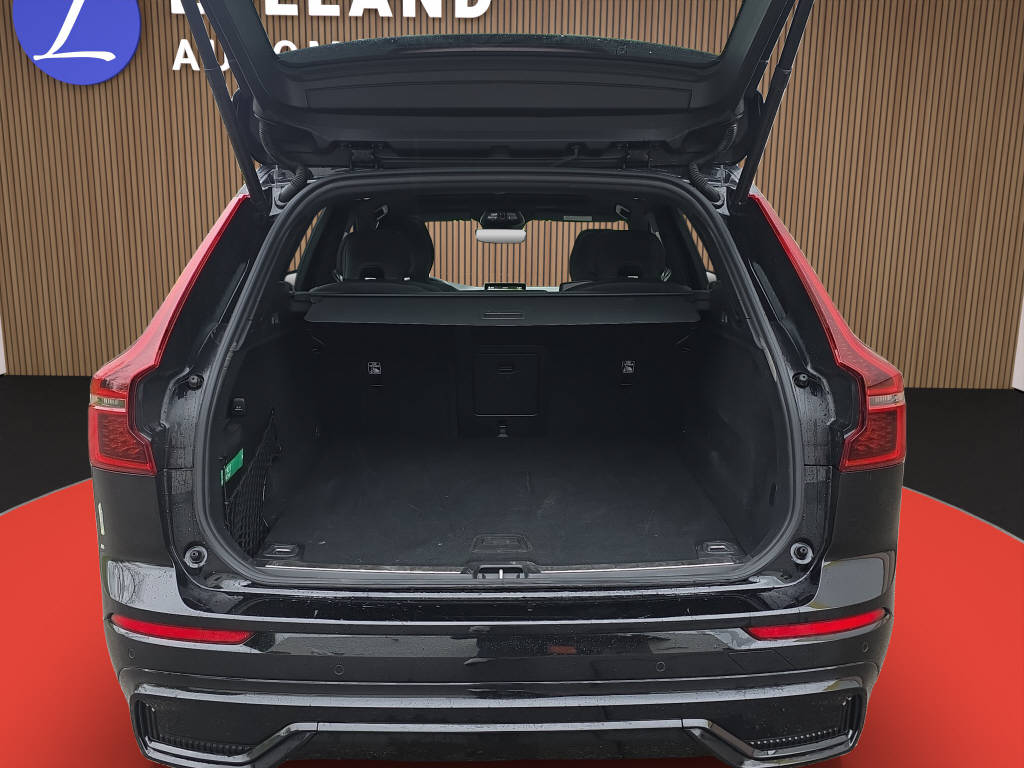 VOLVO XC60 2.0 B5 MH Plus Black Edition AWD-image-14