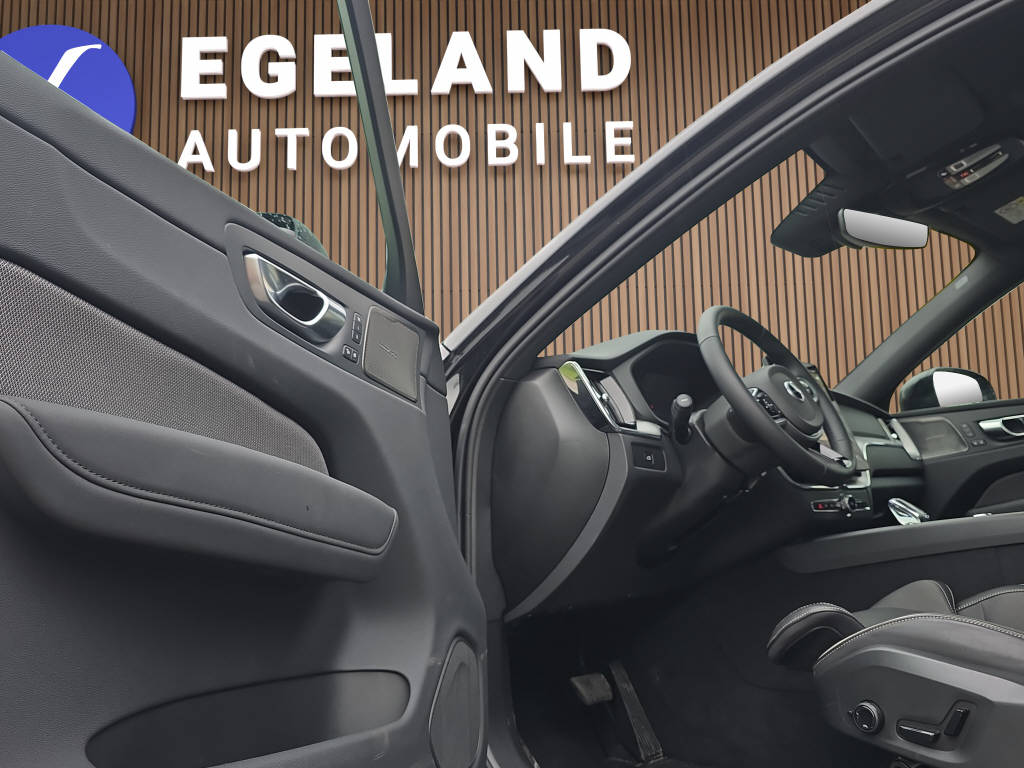 VOLVO XC60 2.0 B5 MH Plus Black Edition AWD-image-10