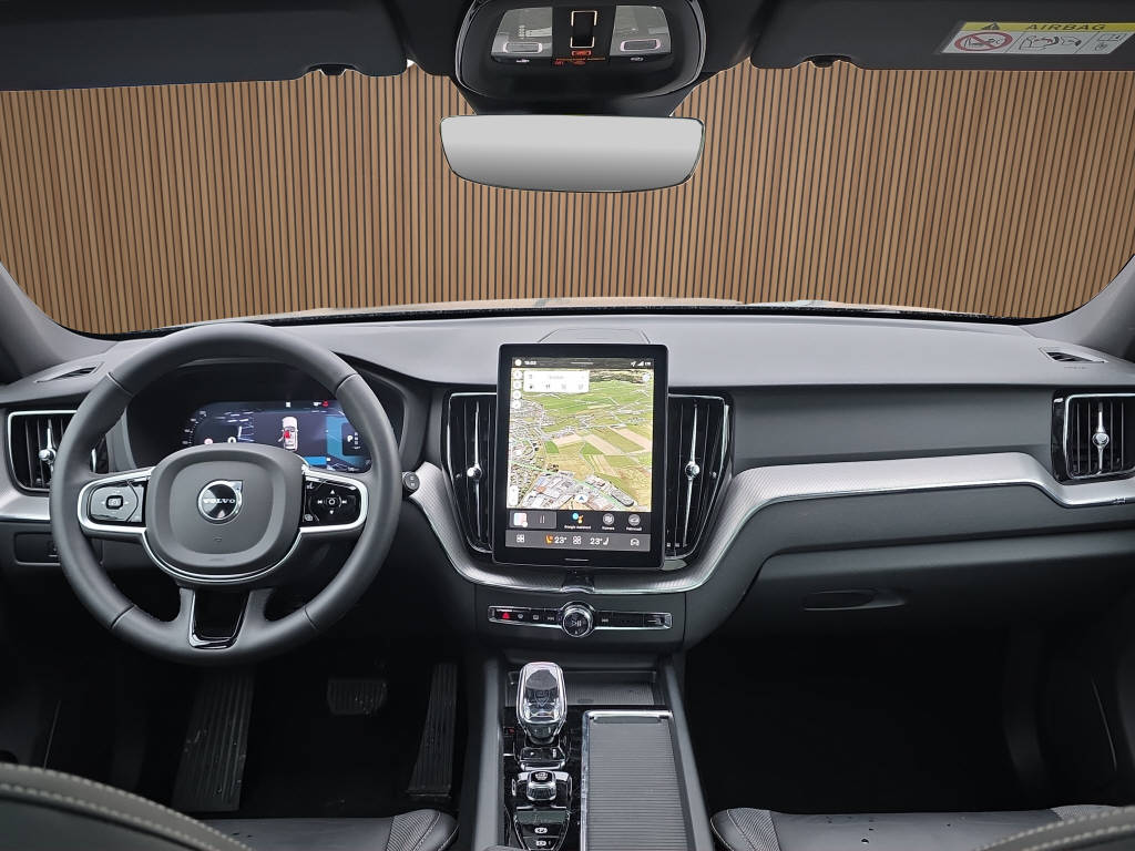 VOLVO XC60 2.0 B5 MH Plus Black Edition AWD-image-17