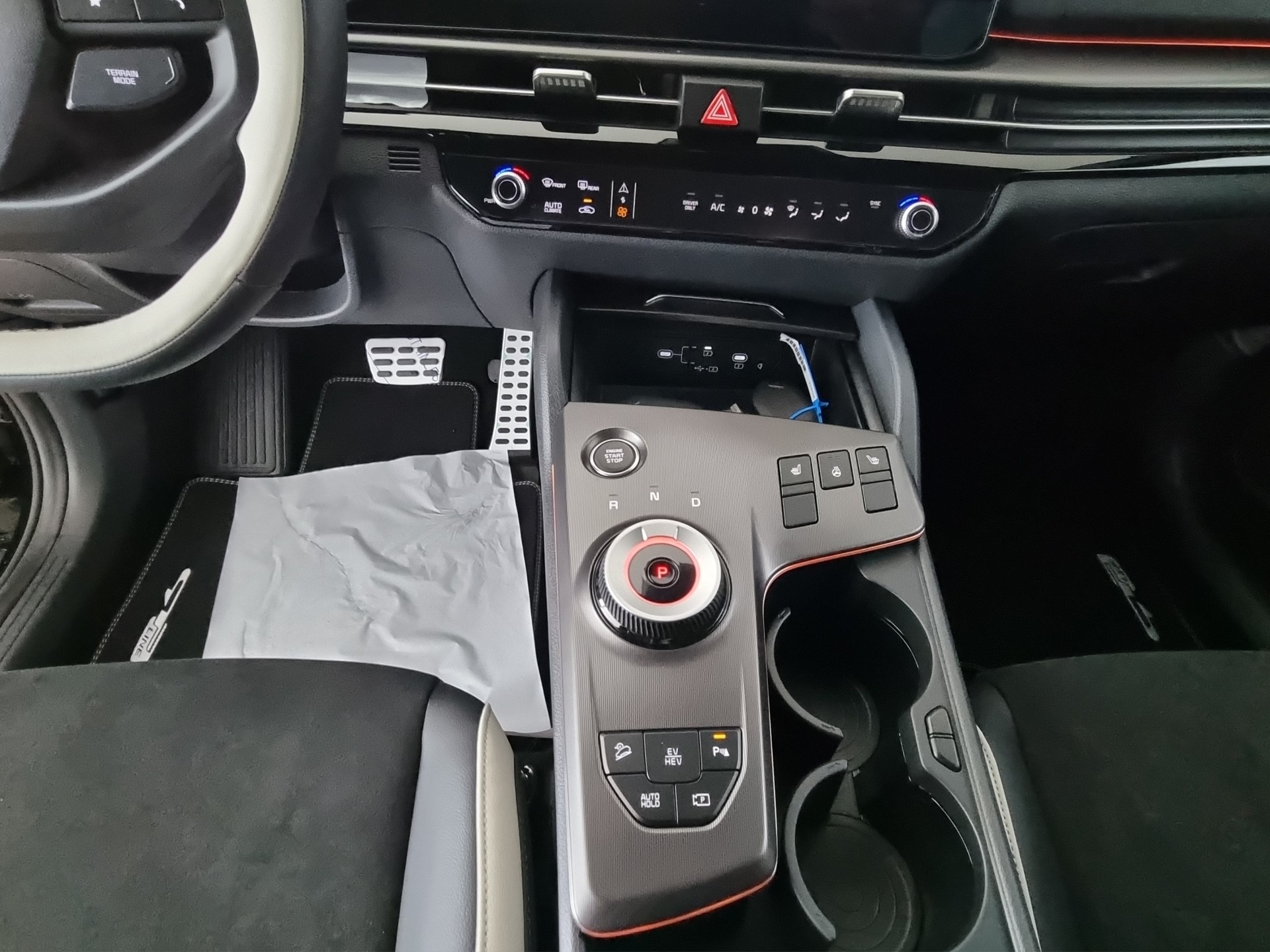 KIA Sportage 1.6 T-GDi PHEV AWD GT-Line-image-9