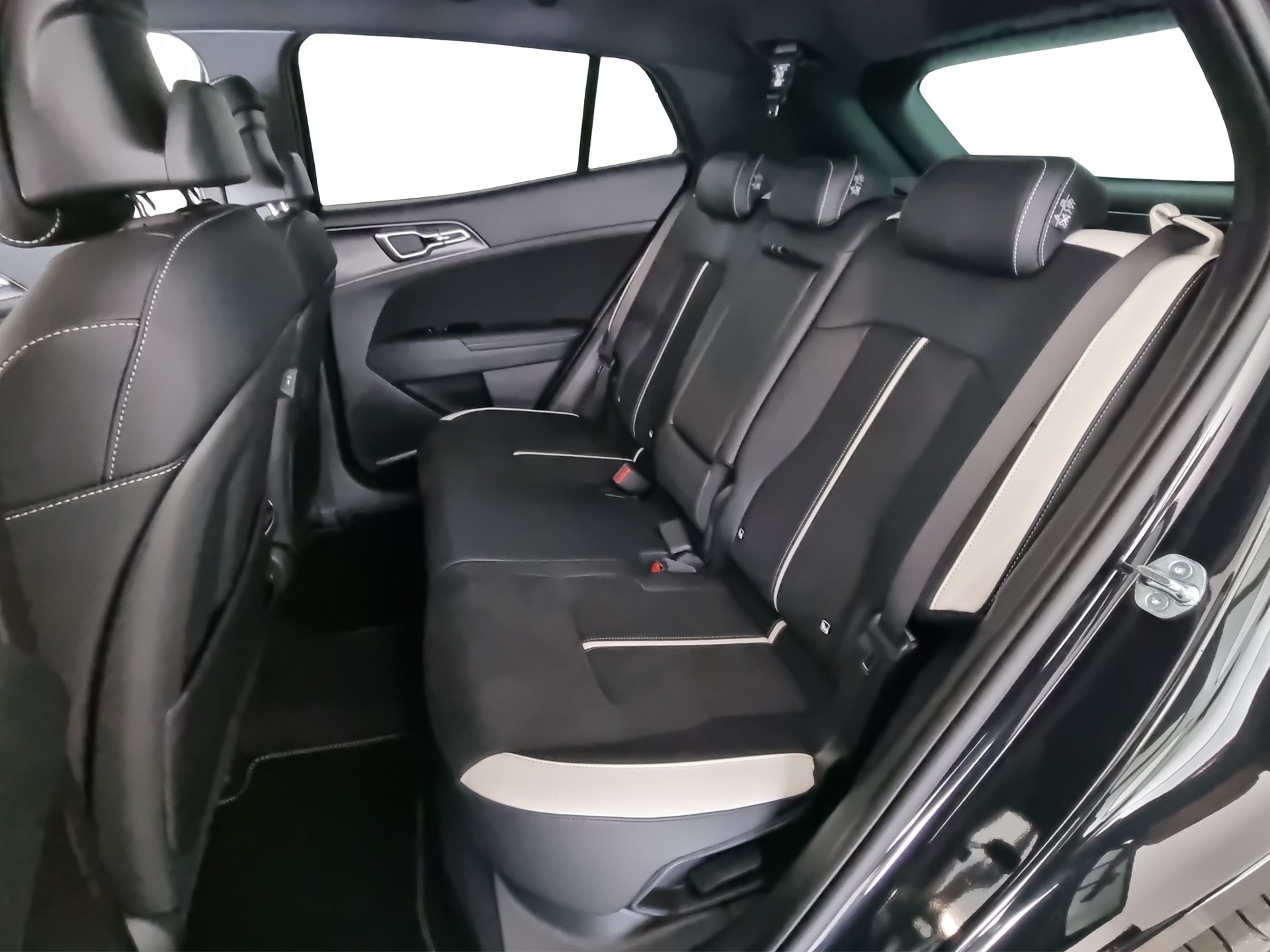 KIA Sportage 1.6 T-GDi PHEV AWD GT-Line-image-6
