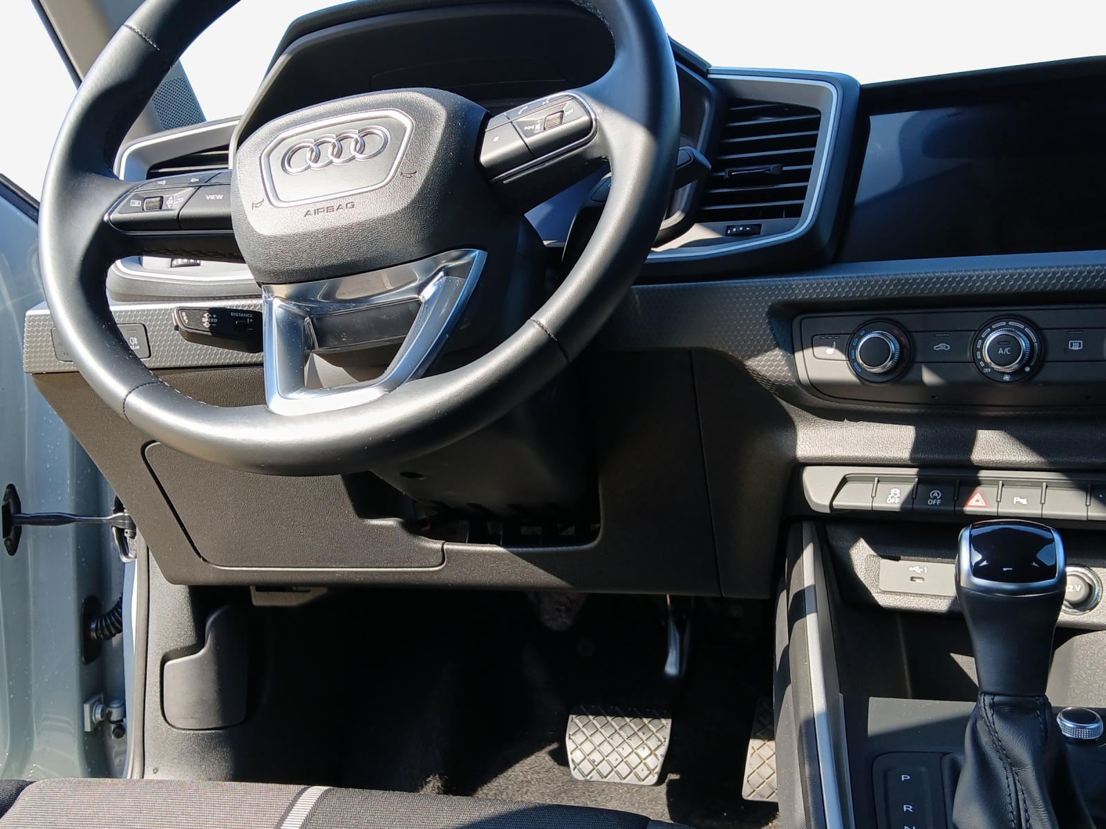 AUDI A1 Sportback 30 TFSI Attraction S-tronic-image-8