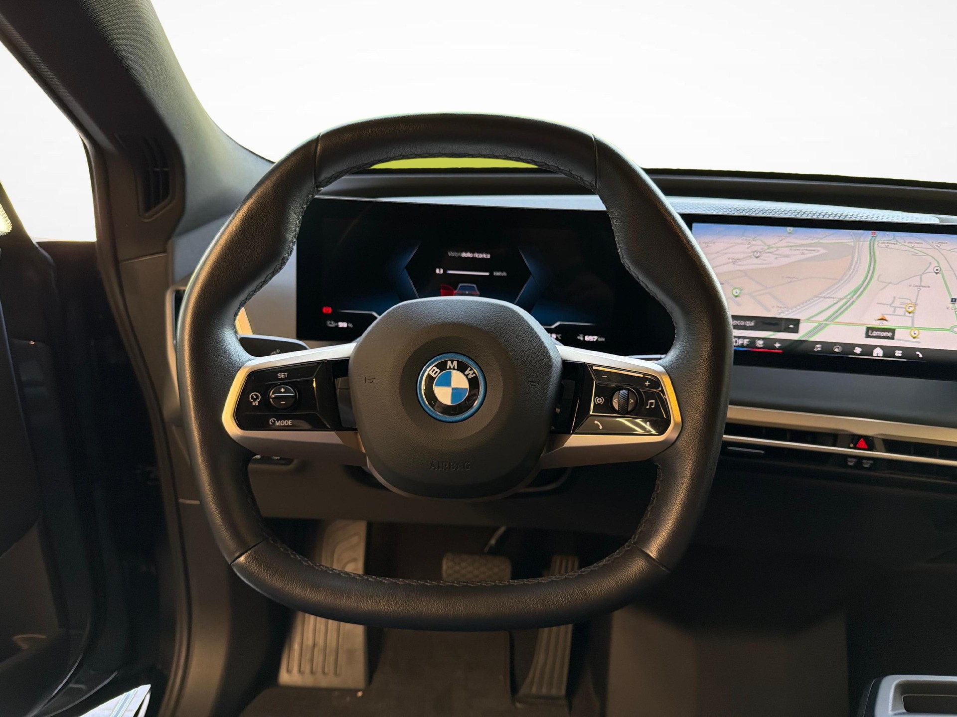 BMW iX M60-image-15
