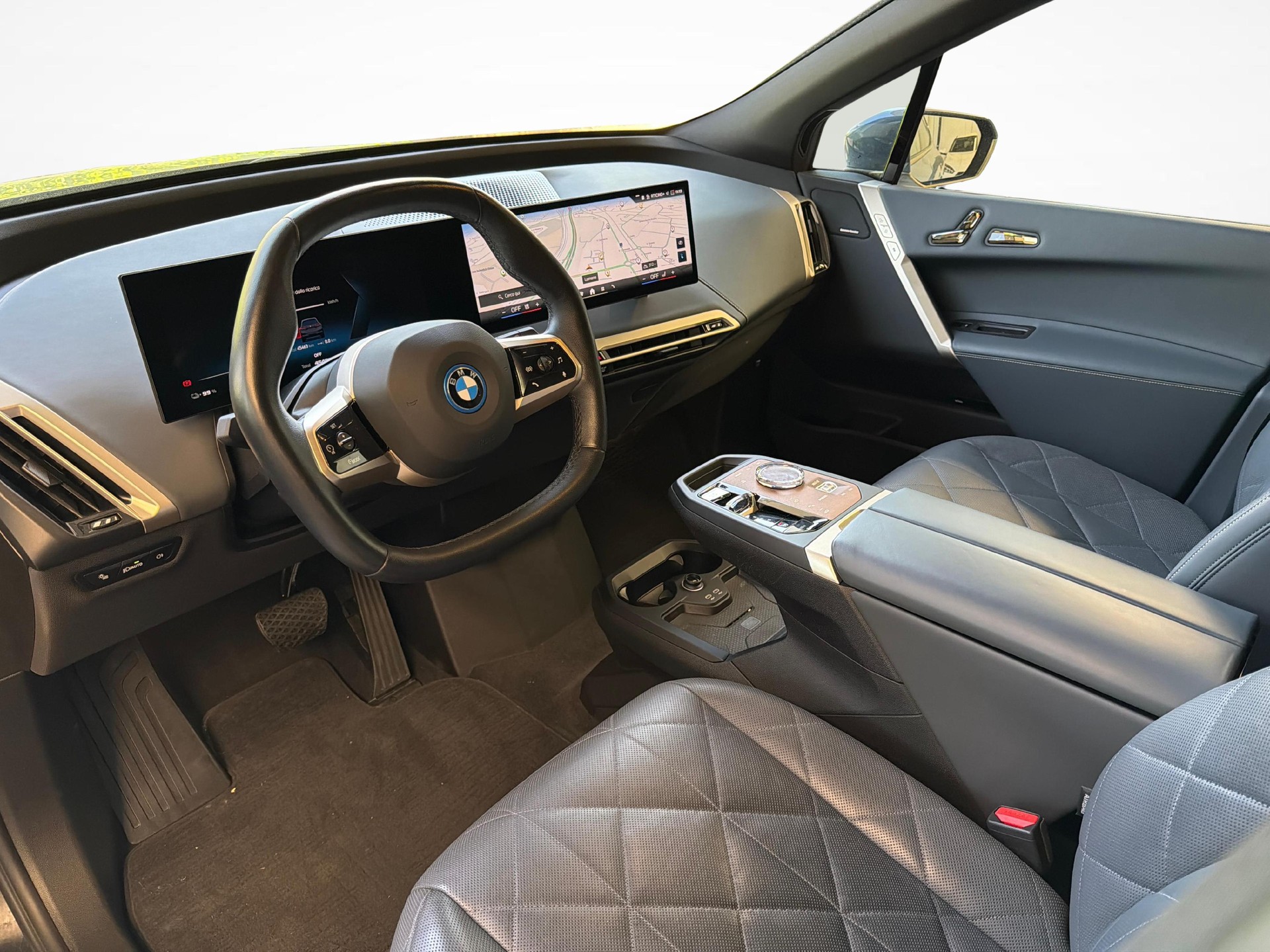 BMW iX M60-image-13
