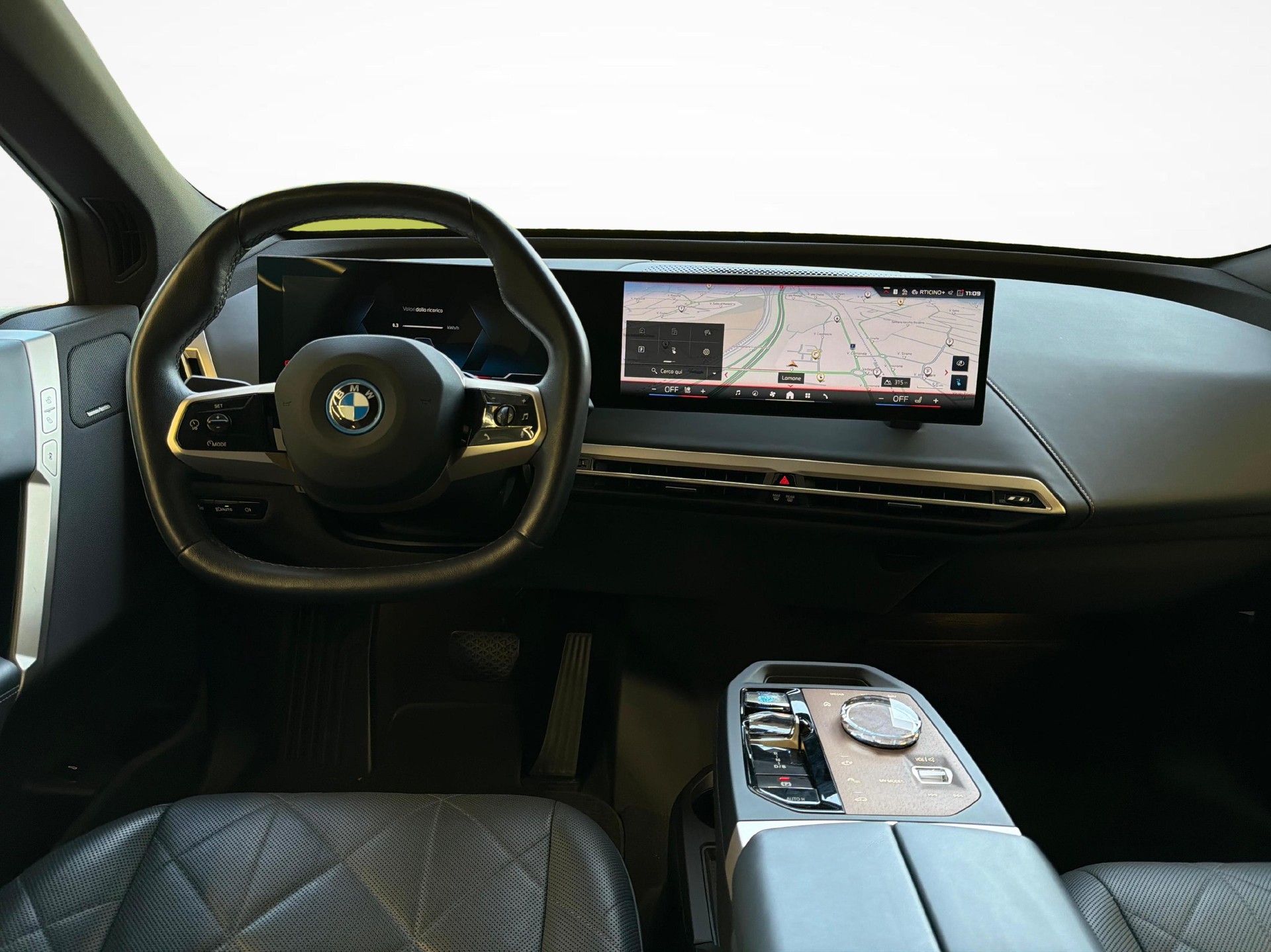 BMW iX M60-image-14